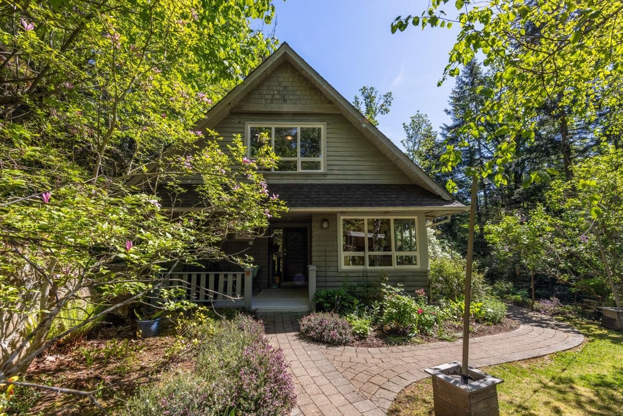 576 Cates Hill Road, Bowen Island, V0N 1G2 — photo 3