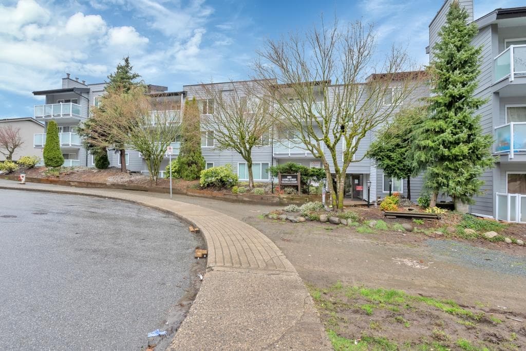 109 - 3883 Laurel Street, Burnaby, V5G 4M8 — photo 2