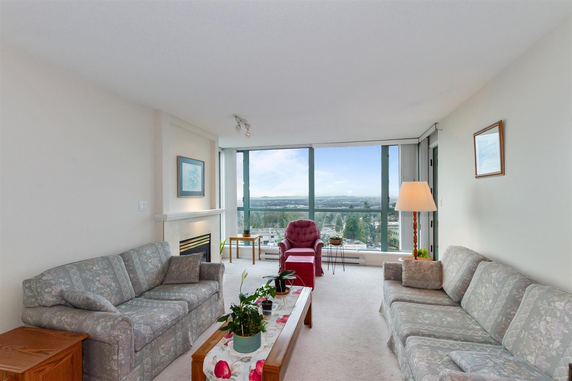 906 - 6622 Southoaks Crescent, Burnaby, V5E 4K2 — photo 2