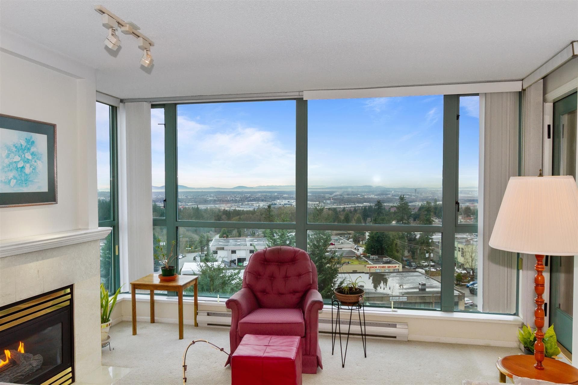906 - 6622 Southoaks Crescent, Burnaby, V5E 4K2 — photo 3