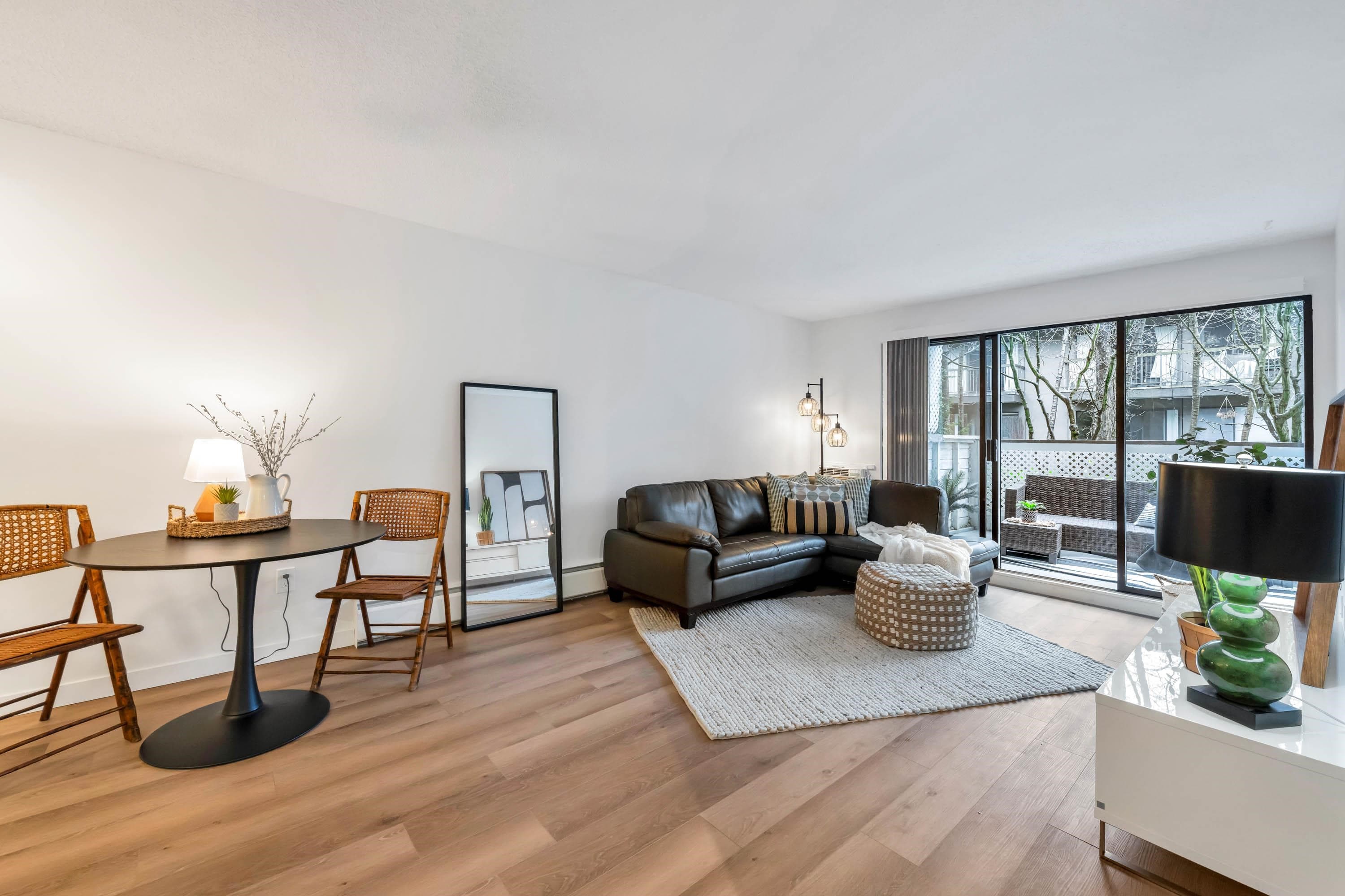 107 - 15020 North Bluff Road, White Rock, V4B 5A4 — photo 2