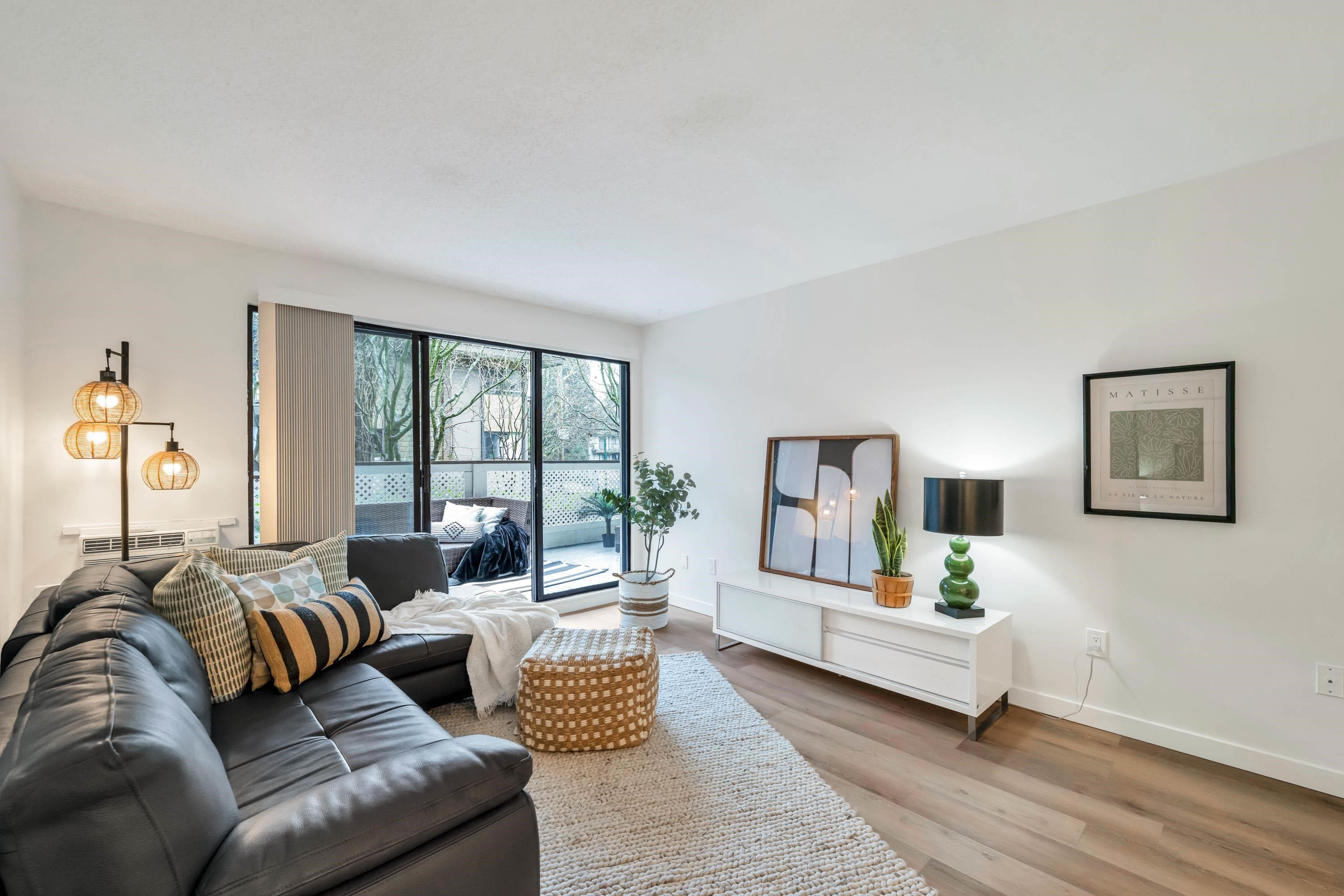 107 - 15020 North Bluff Road, White Rock, V4B 5A4 — photo 3