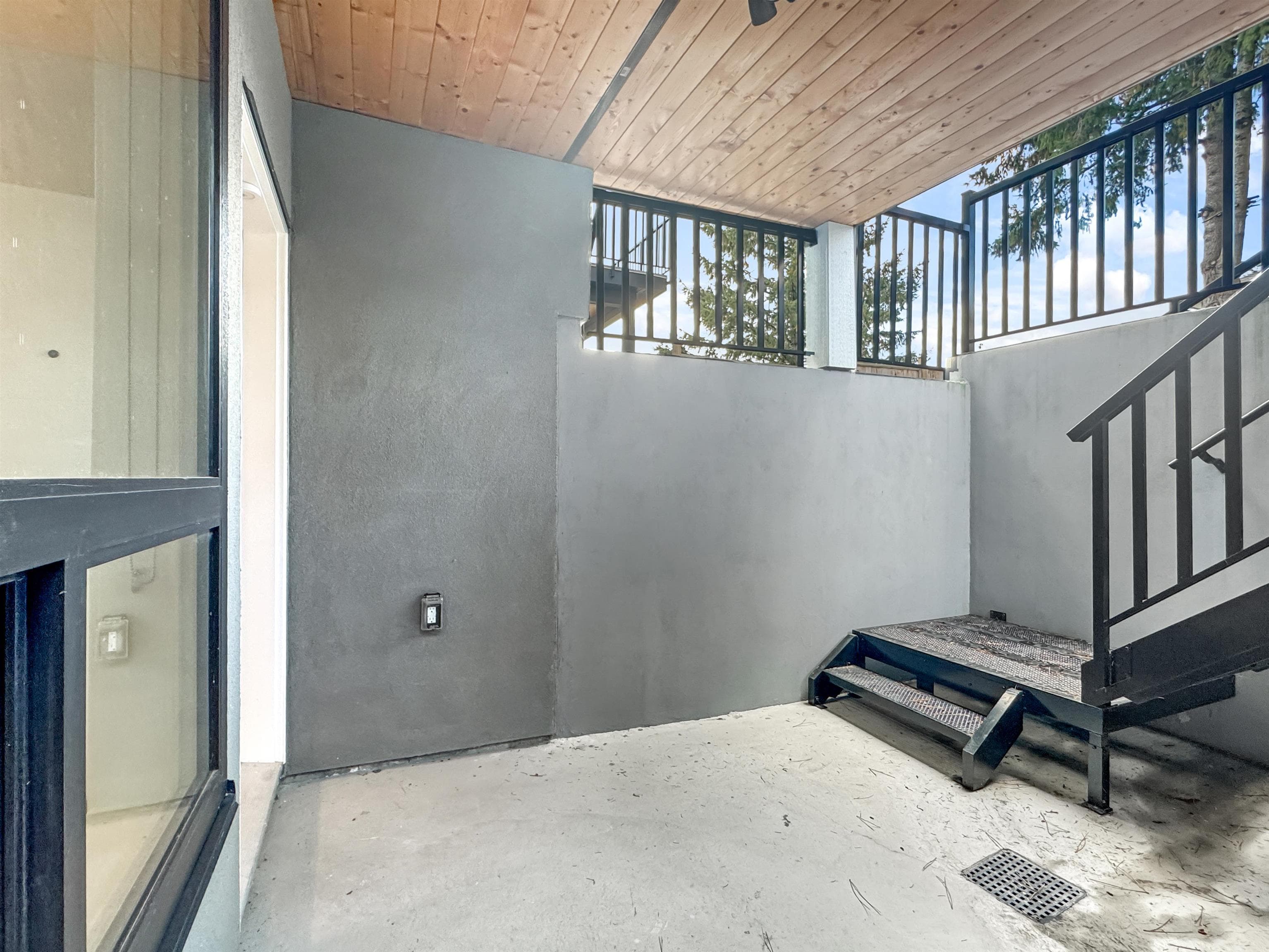Bsmt - 1695 167th Street, Surrey, V3Z 0B4 — photo 3