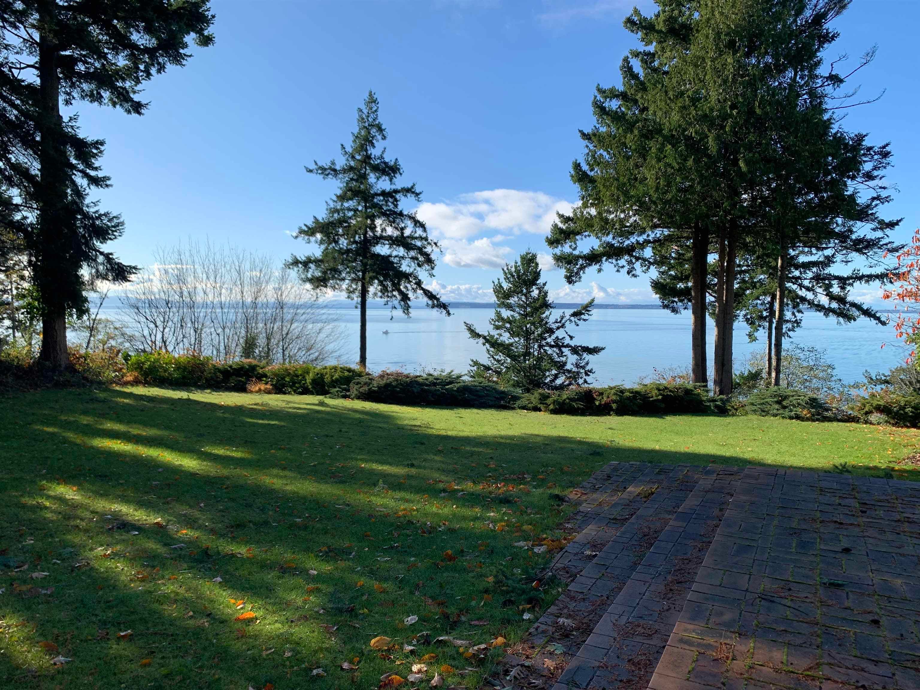 12581 16 Avenue, Surrey, V4A 1M7 — photo 1