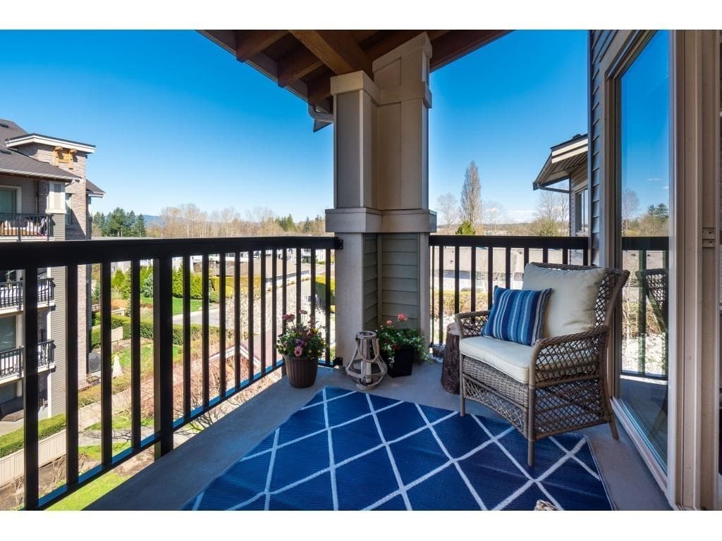 402 - 5655 210a Street, Langley, V3A 0G4 — photo 1
