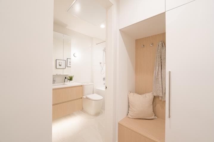 205 - 585 Kemsley Avenue, Coquitlam