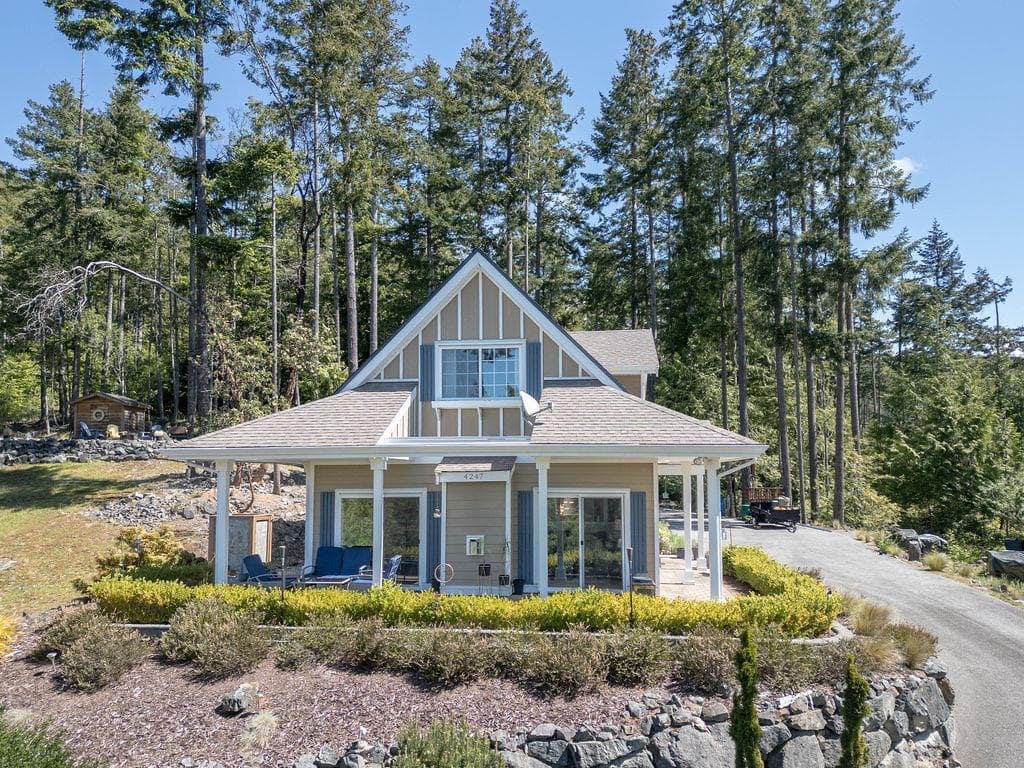 4247 Johnston Heights Drive, Garden Bay, V0N 1S1 — photo 2