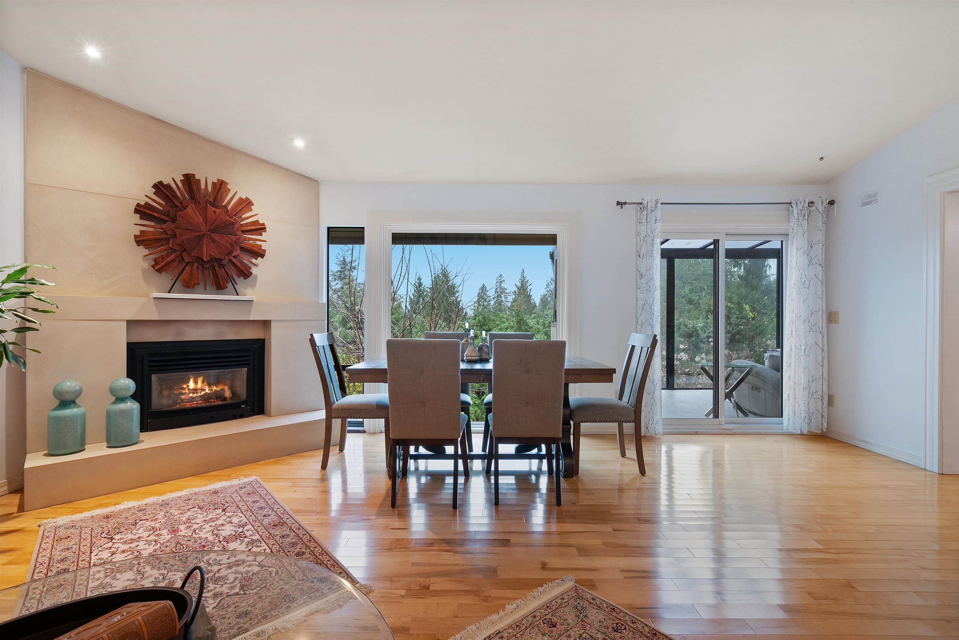 5625 Eagle Court, North Vancouver, V7R 4V5 — photo 2