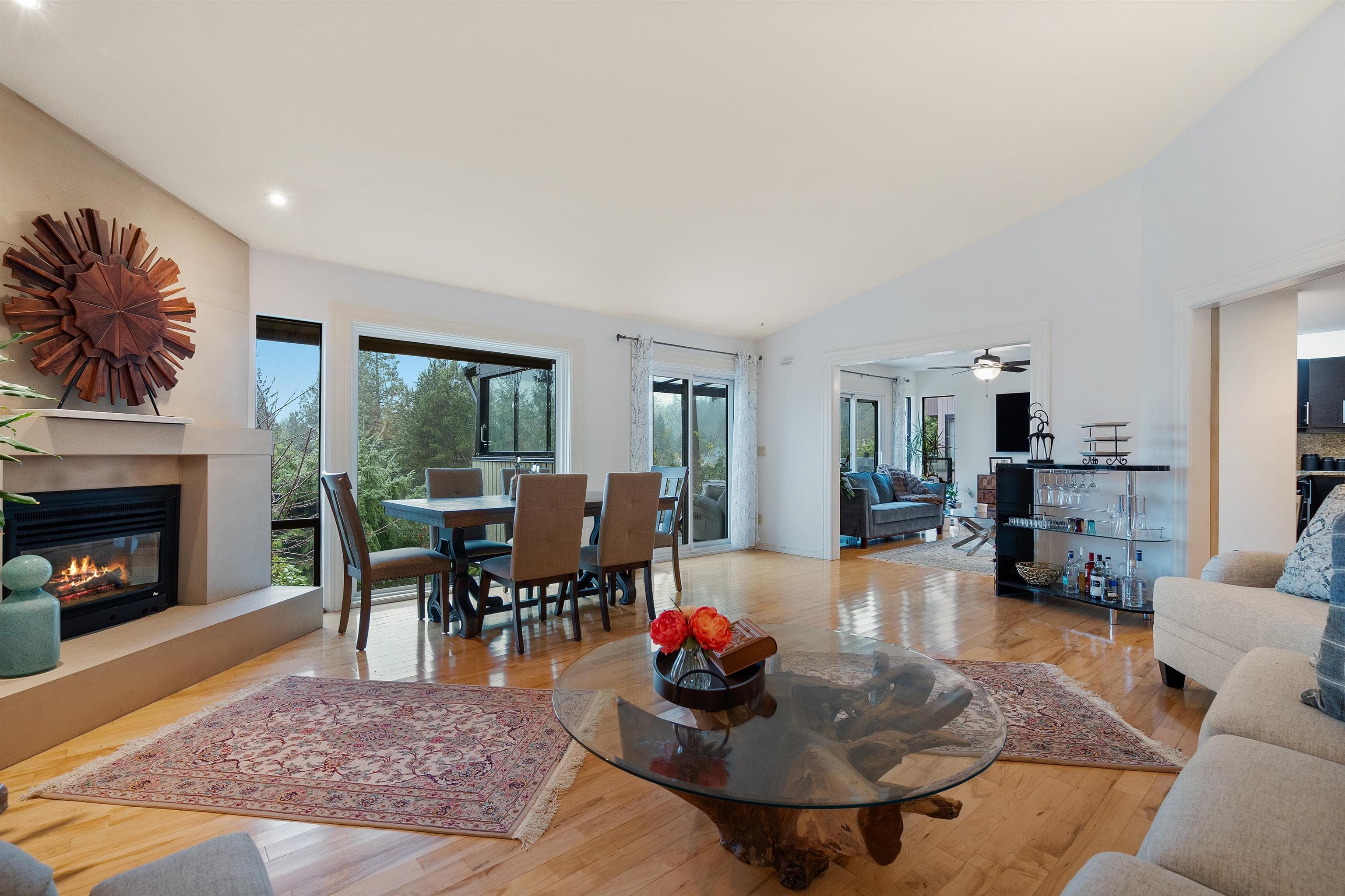 5625 Eagle Court, North Vancouver, V7R 4V5 — photo 3