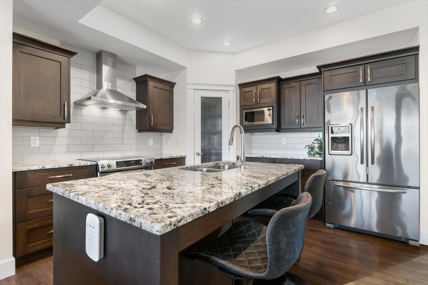 5486 Maclachlan Place, Chilliwack, V2R 0P3 — photo 3