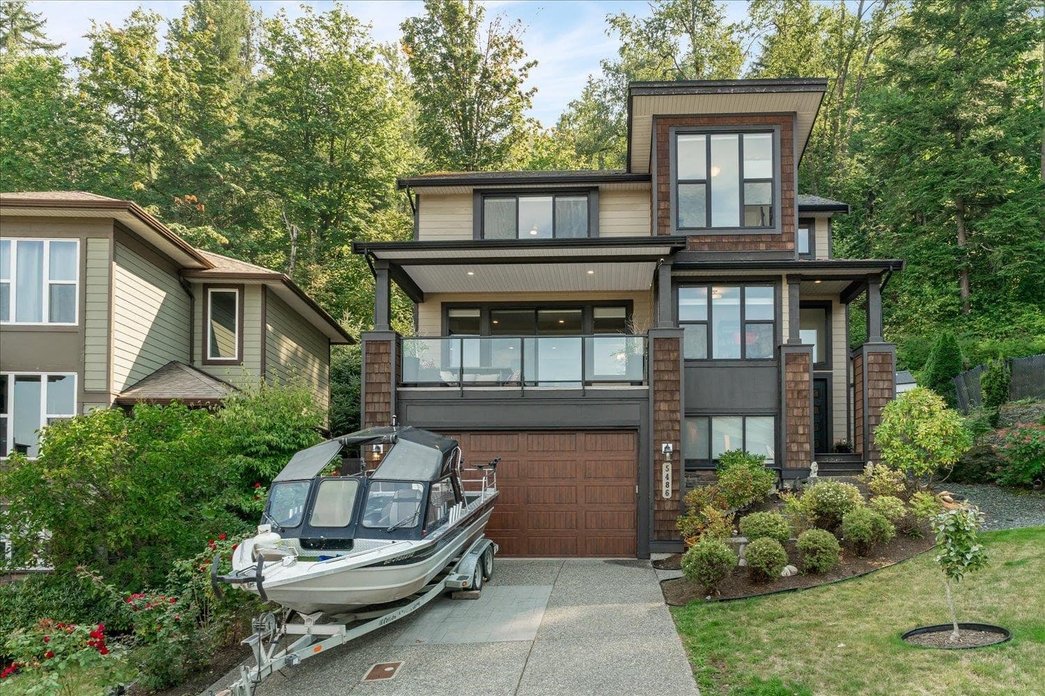 5486 Maclachlan Place, Chilliwack, V2R 0P3 — photo 1
