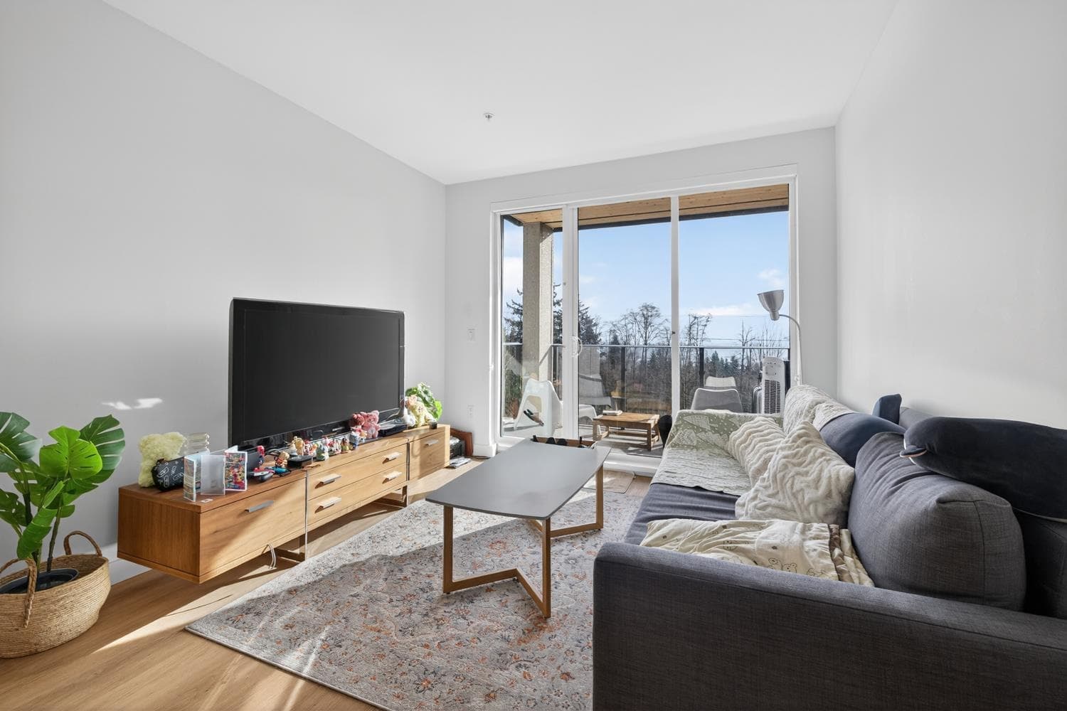 206 - 9580 Tower Road, Burnaby, V5A 0G5 — photo 2