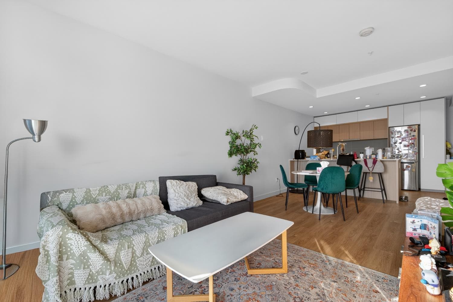 206 - 9580 Tower Road, Burnaby, V5A 0G5 — photo 4