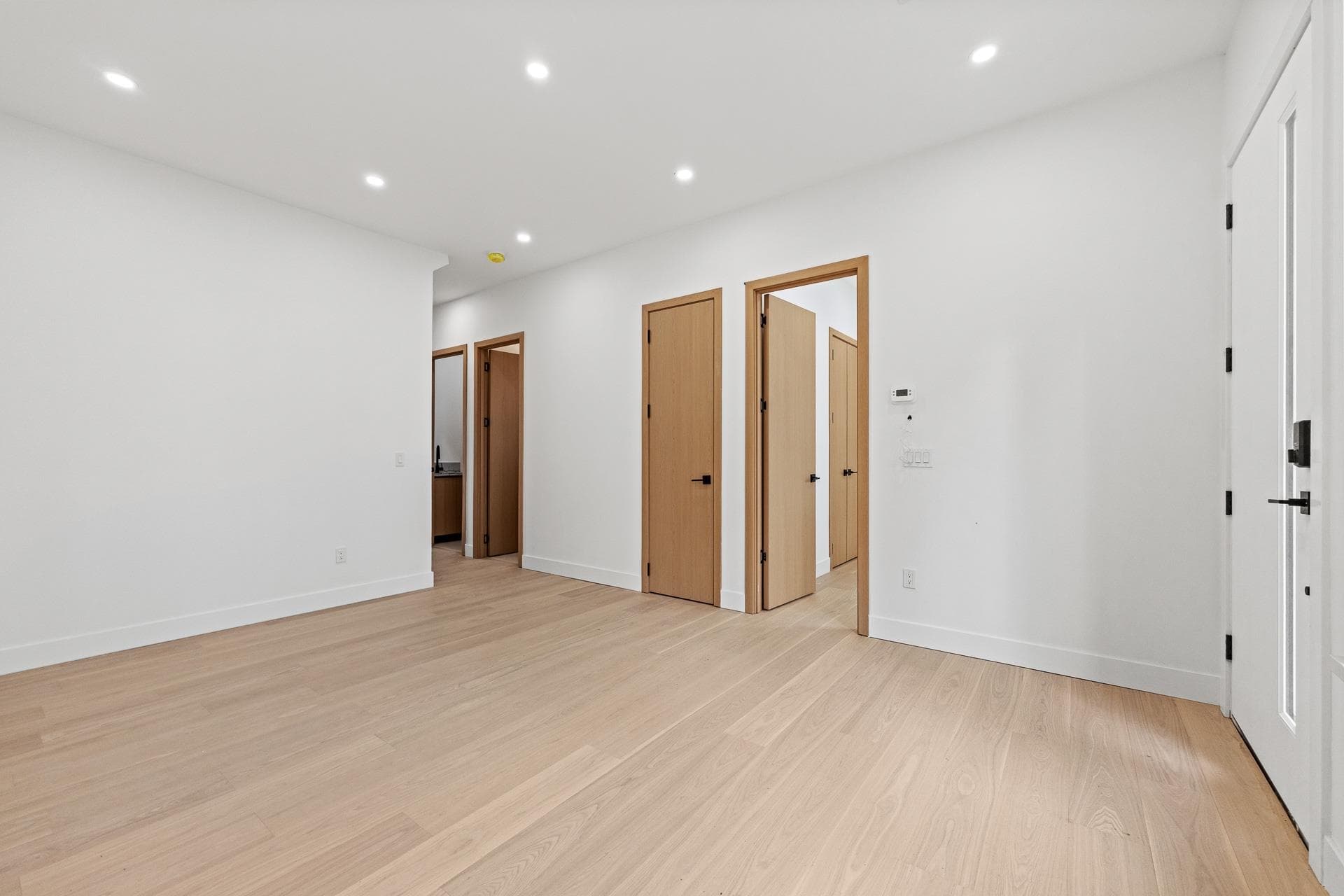 4 - 5091 Buxton Street, Burnaby, V5H 1J7 — photo 4