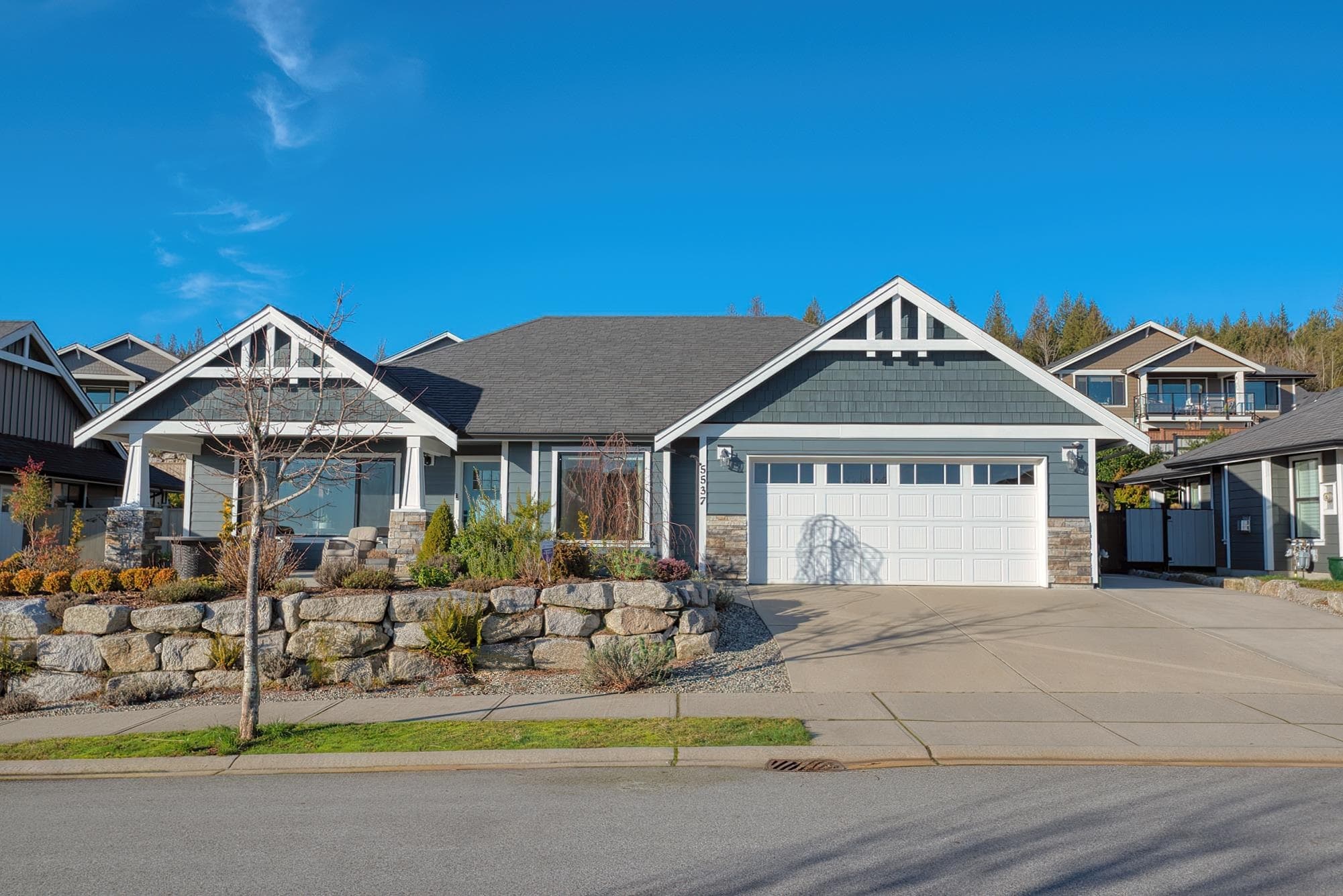5537 Peregrine Crescent, Sechelt, V7Z 0V5 — photo 1