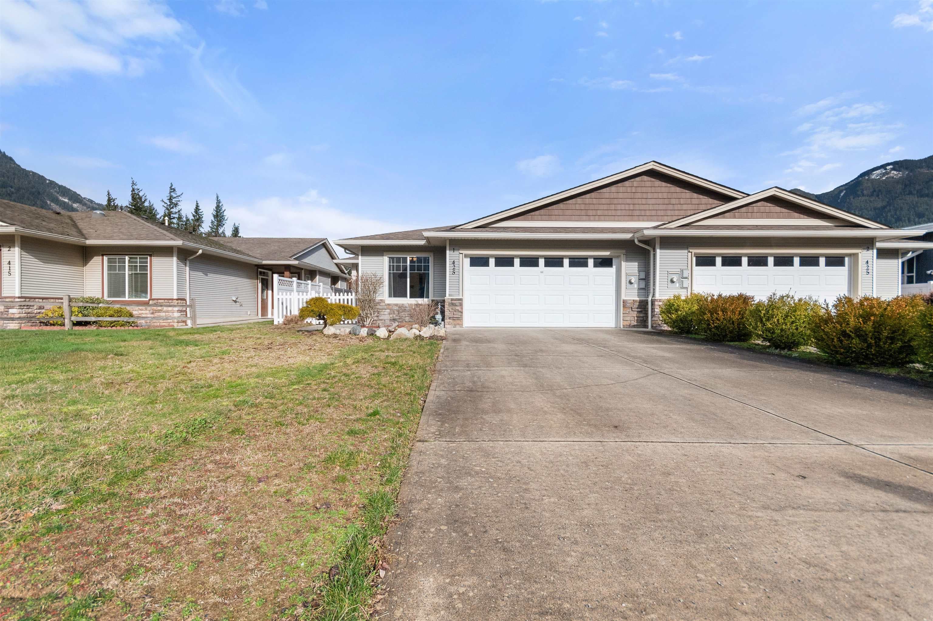 1 - 425 Stuart Street, Hope, V0X 1L0 — photo 1