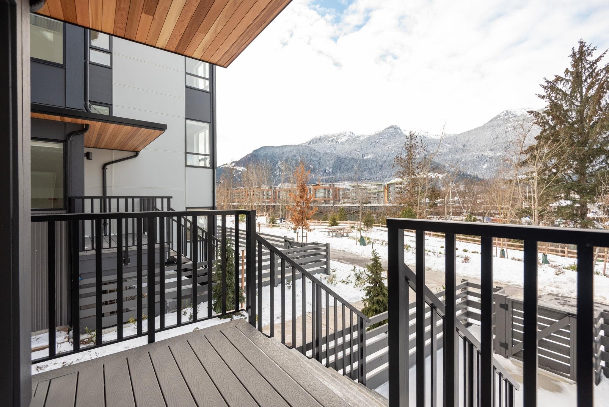 38073 Helm Way, Squamish, V8B 1A8 — photo 1