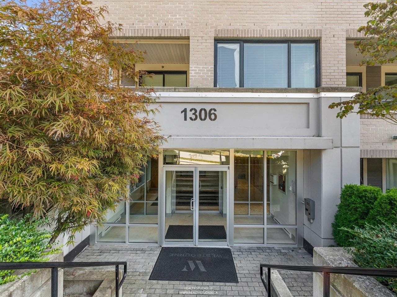 PH-08 - 1306 Fifth Avenue, New Westminster, V3M 0K5 — photo 2