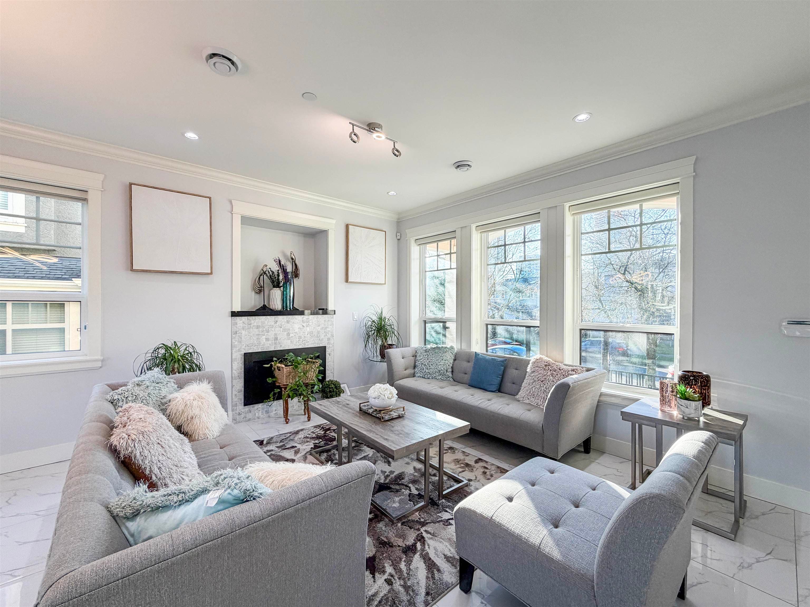 5626 Elizabeth Street, Vancouver, V5Y 3J9 — photo 2
