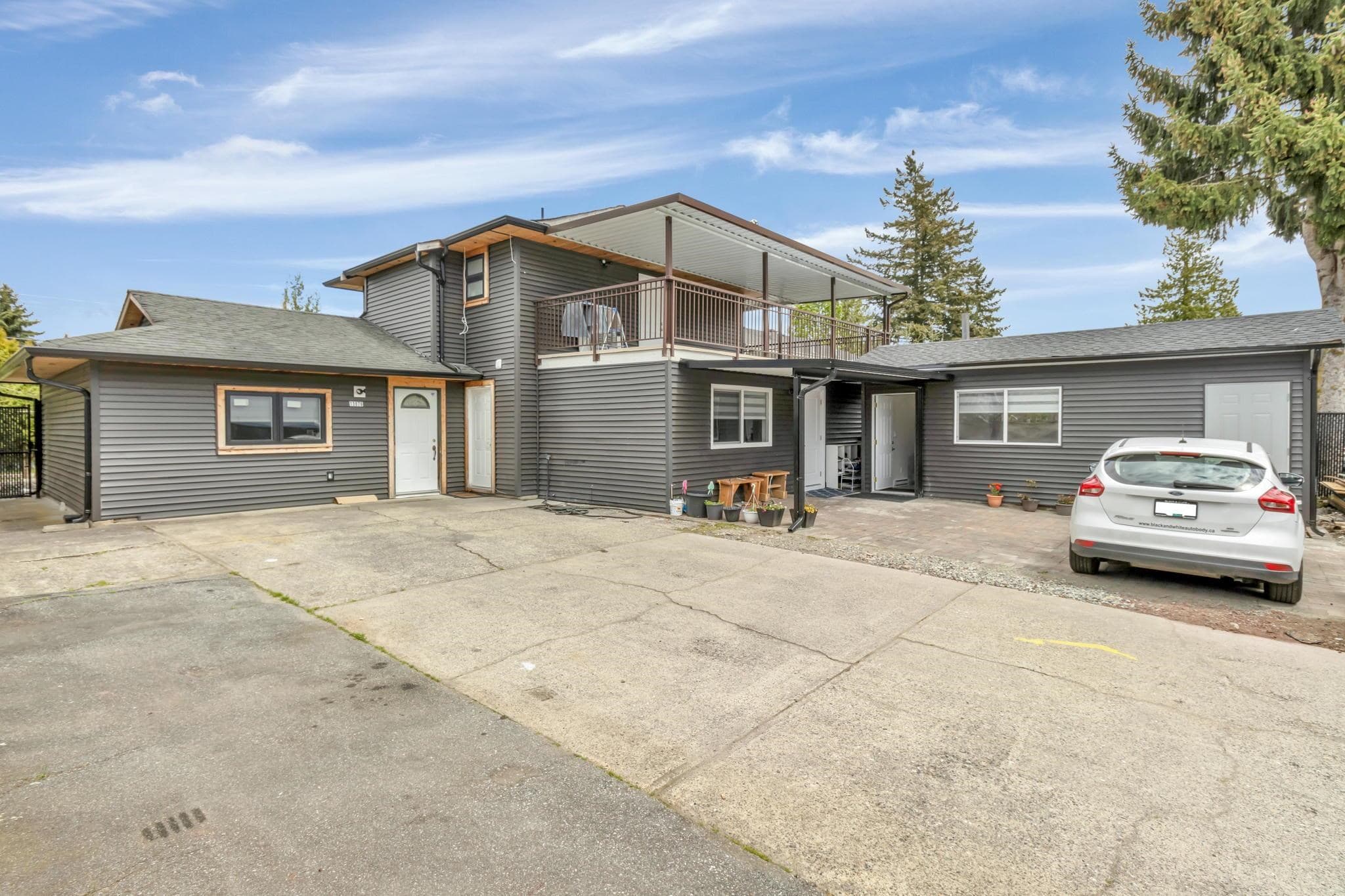 13076 64 Avenue, Surrey, V3W 1X7 — photo 1