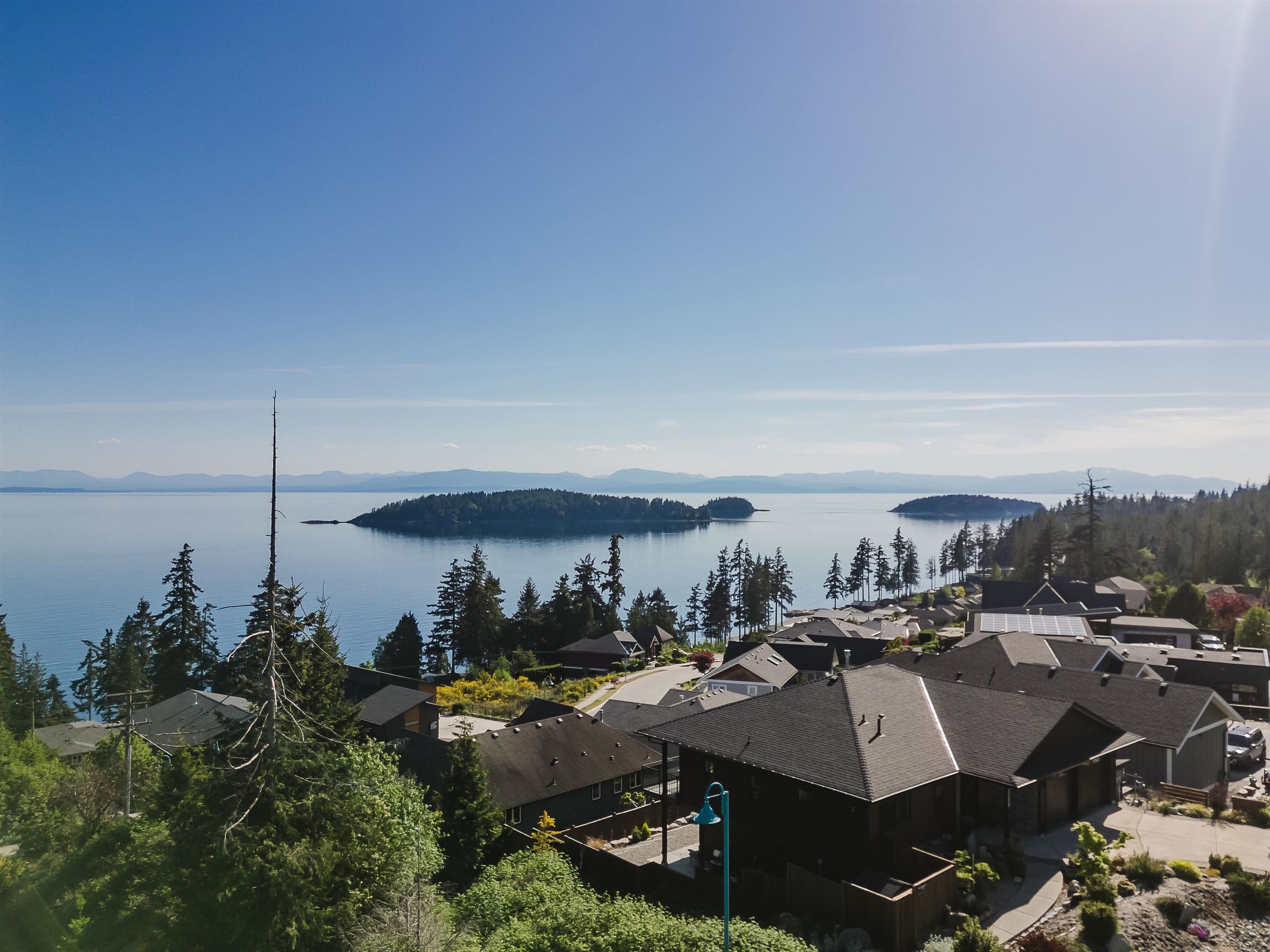 5883 Cowrie Street, Sechelt, V7Z 0K2 — photo 3