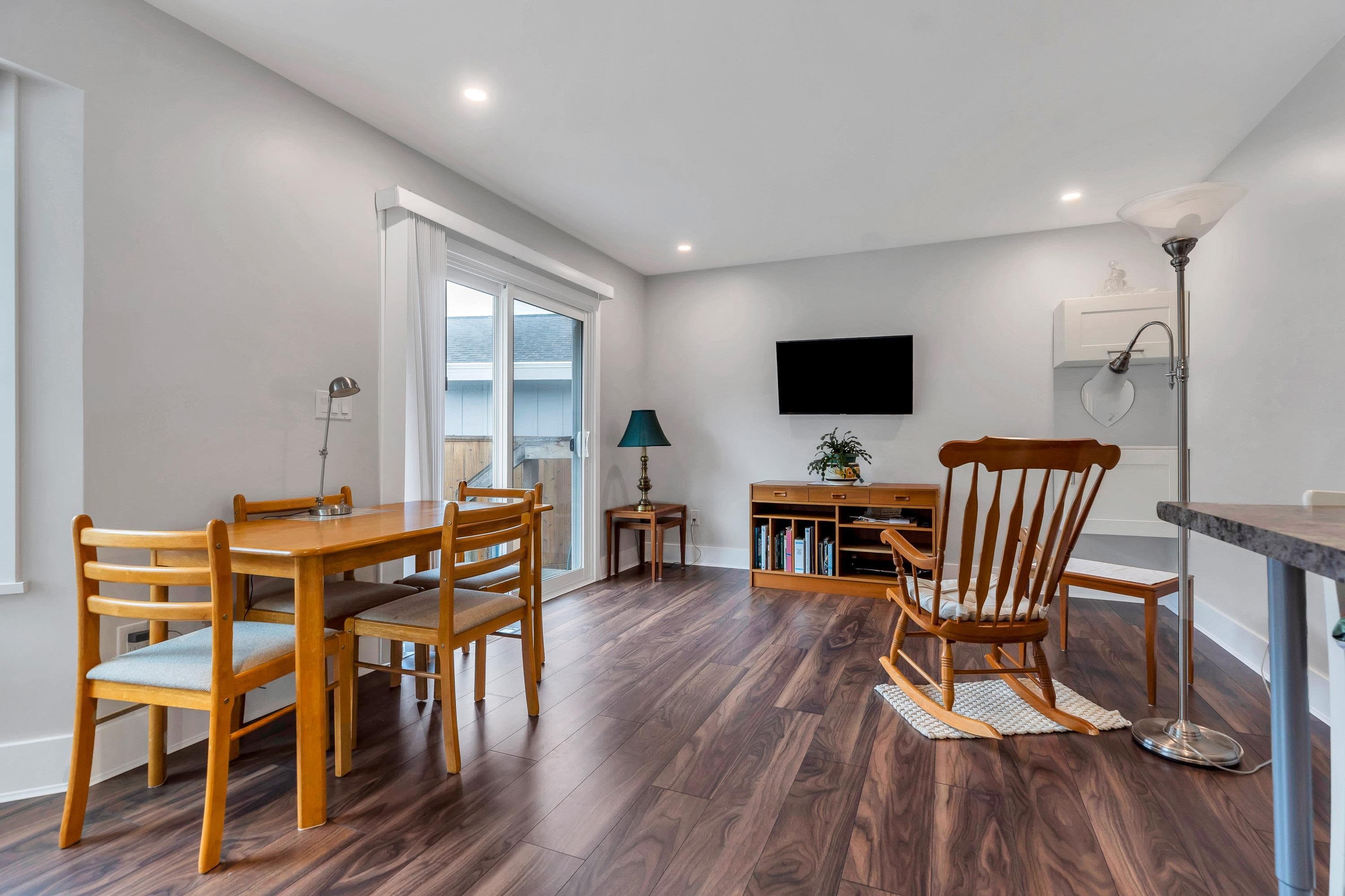 14243 19a Avenue, Surrey, V4A 7X7 — photo 5