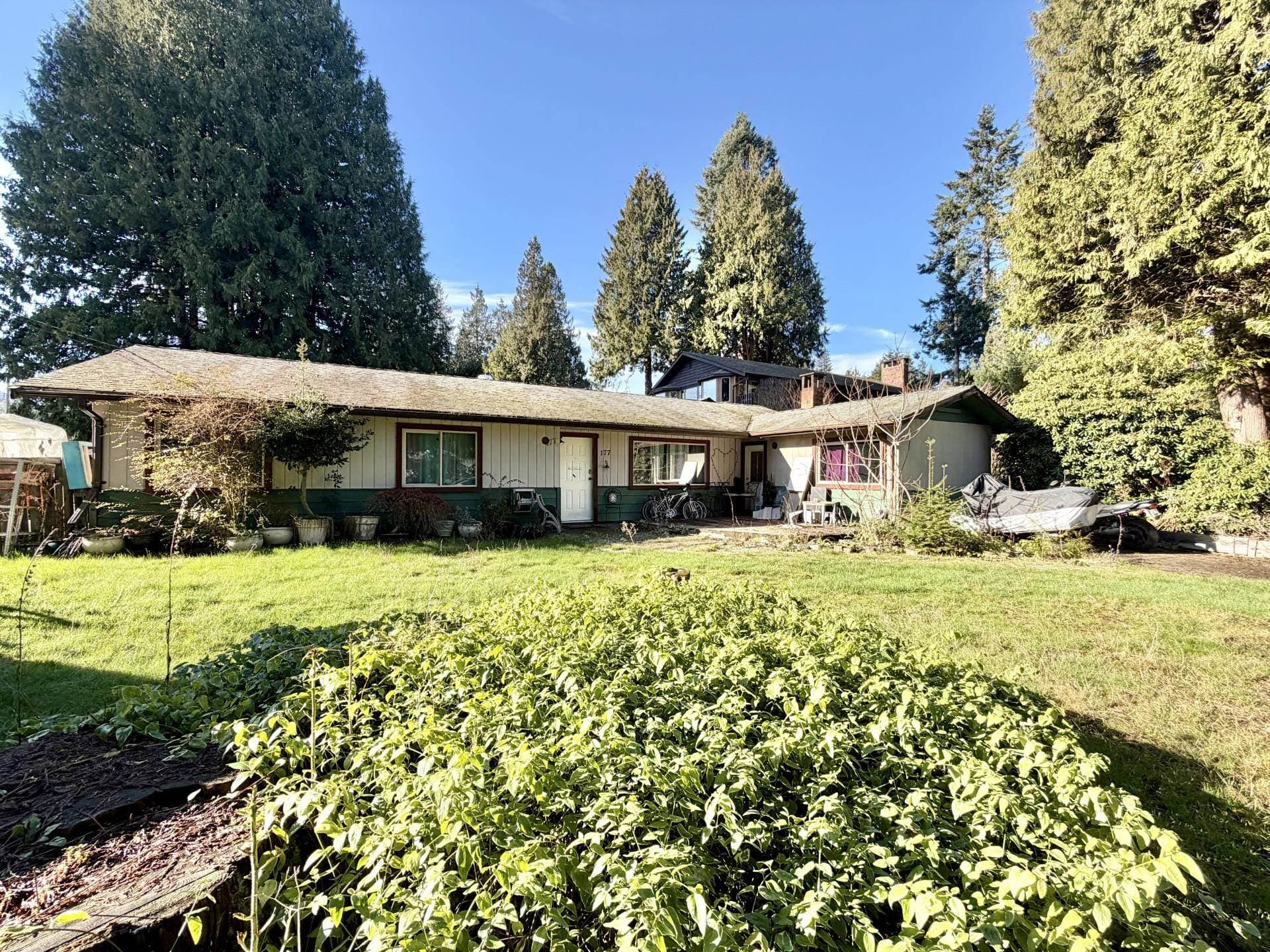 177 Pratt Road, Gibsons, V0N 1V3 — photo 1
