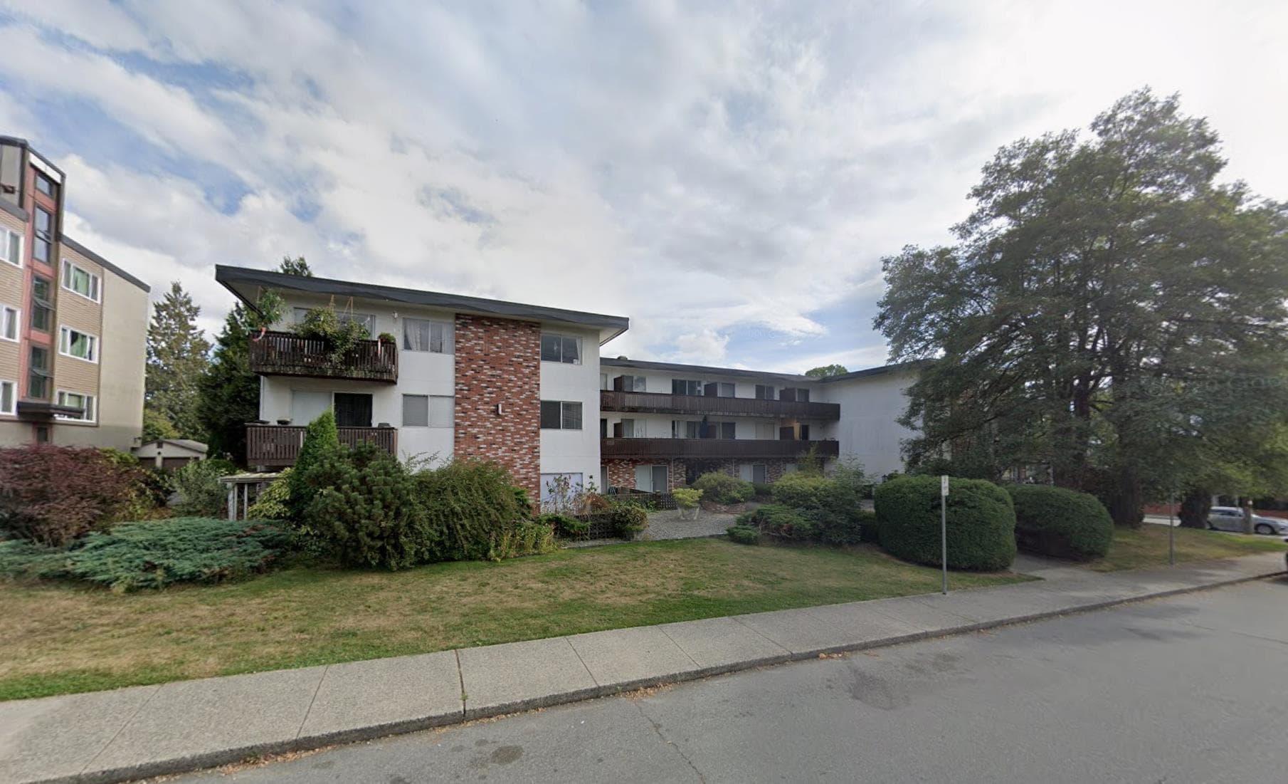 206 - 910 Fifth Avenue, New Westminster