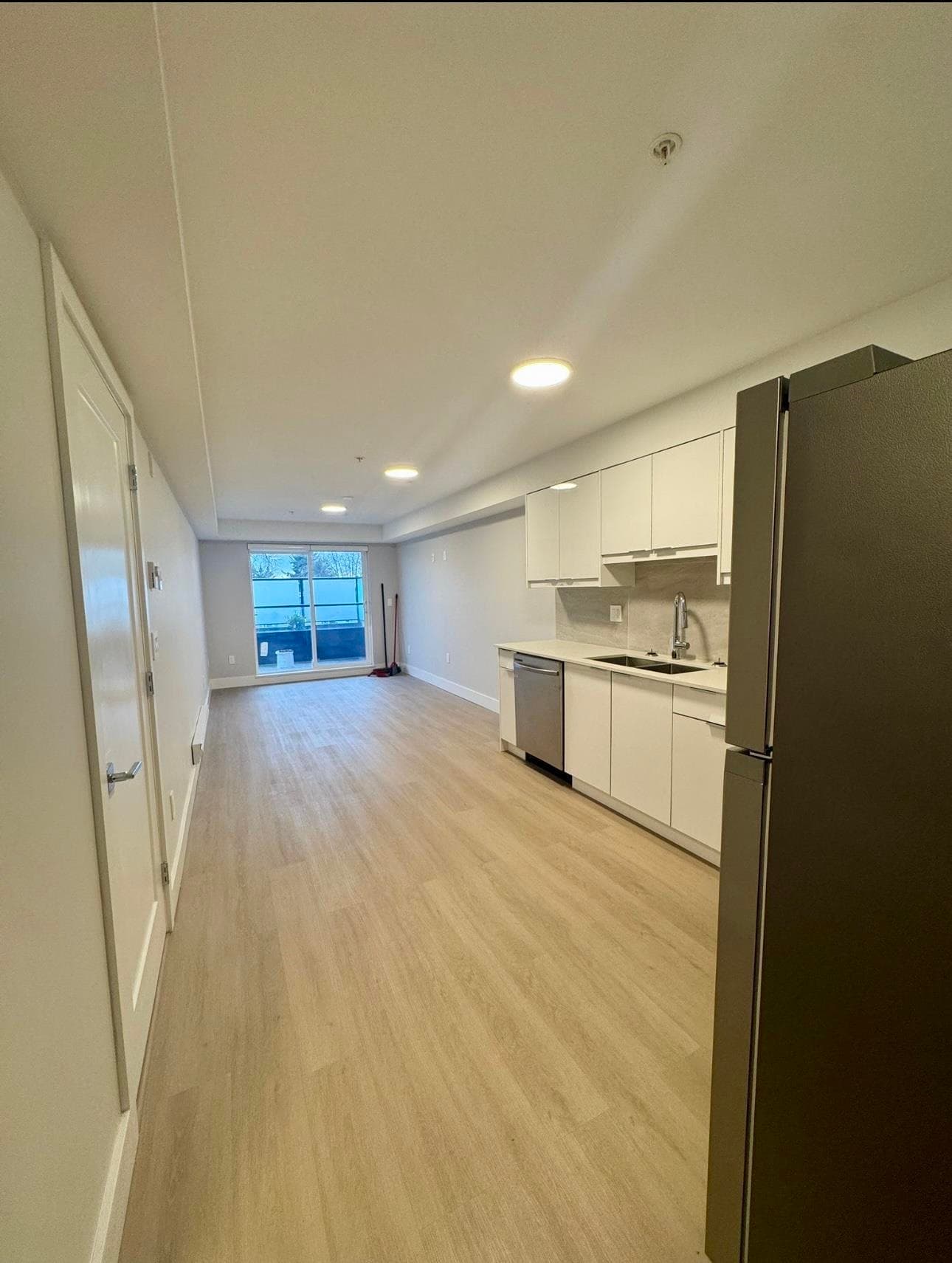 204 - 3050 Kingsway, Vancouver, V5R 5J7 — photo 5