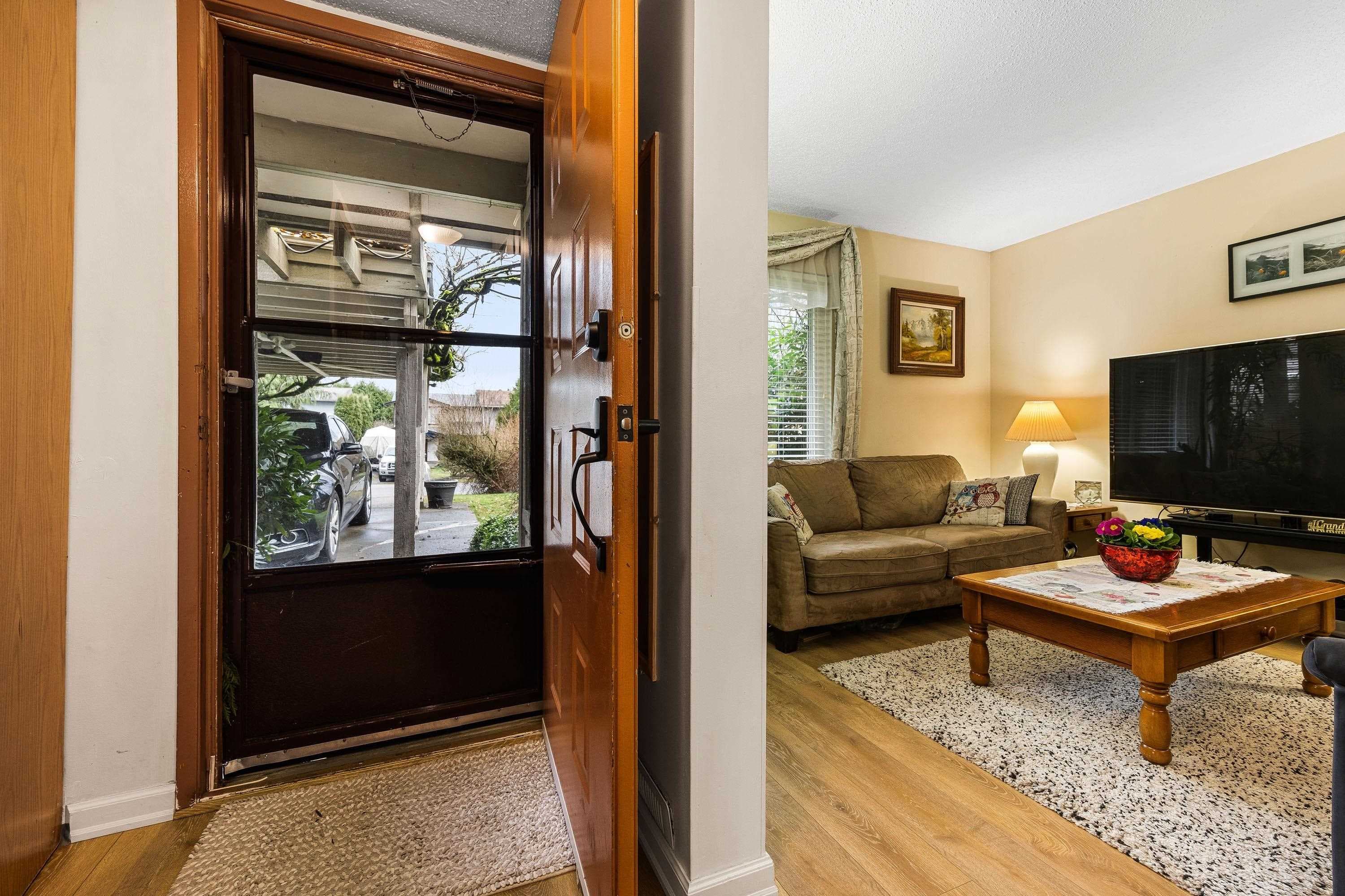 6907 134a Street, Surrey, V3W 8G6 — photo 5