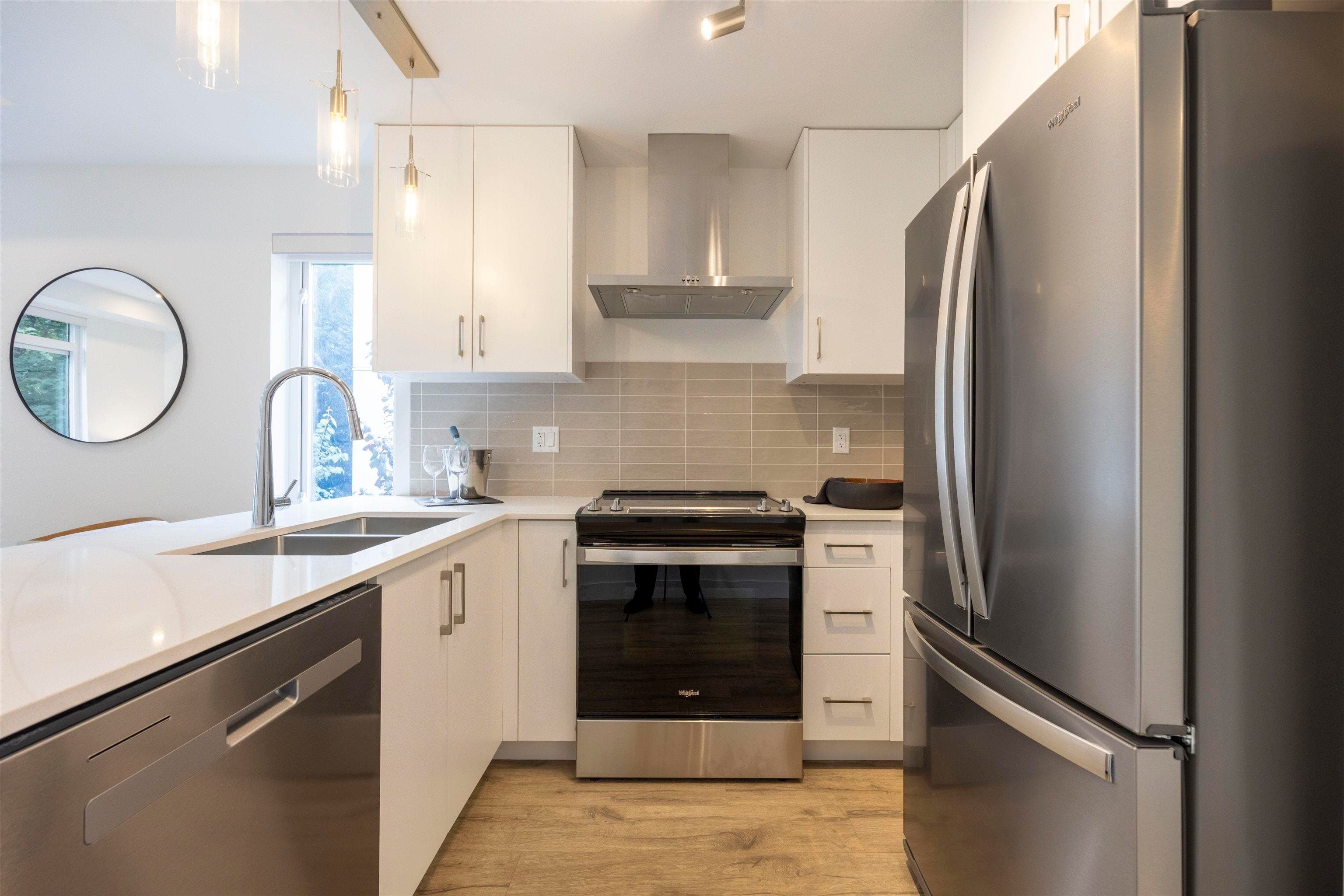 35 - 6328 King George Boulevard, Surrey, V3X 0L4 — photo 3