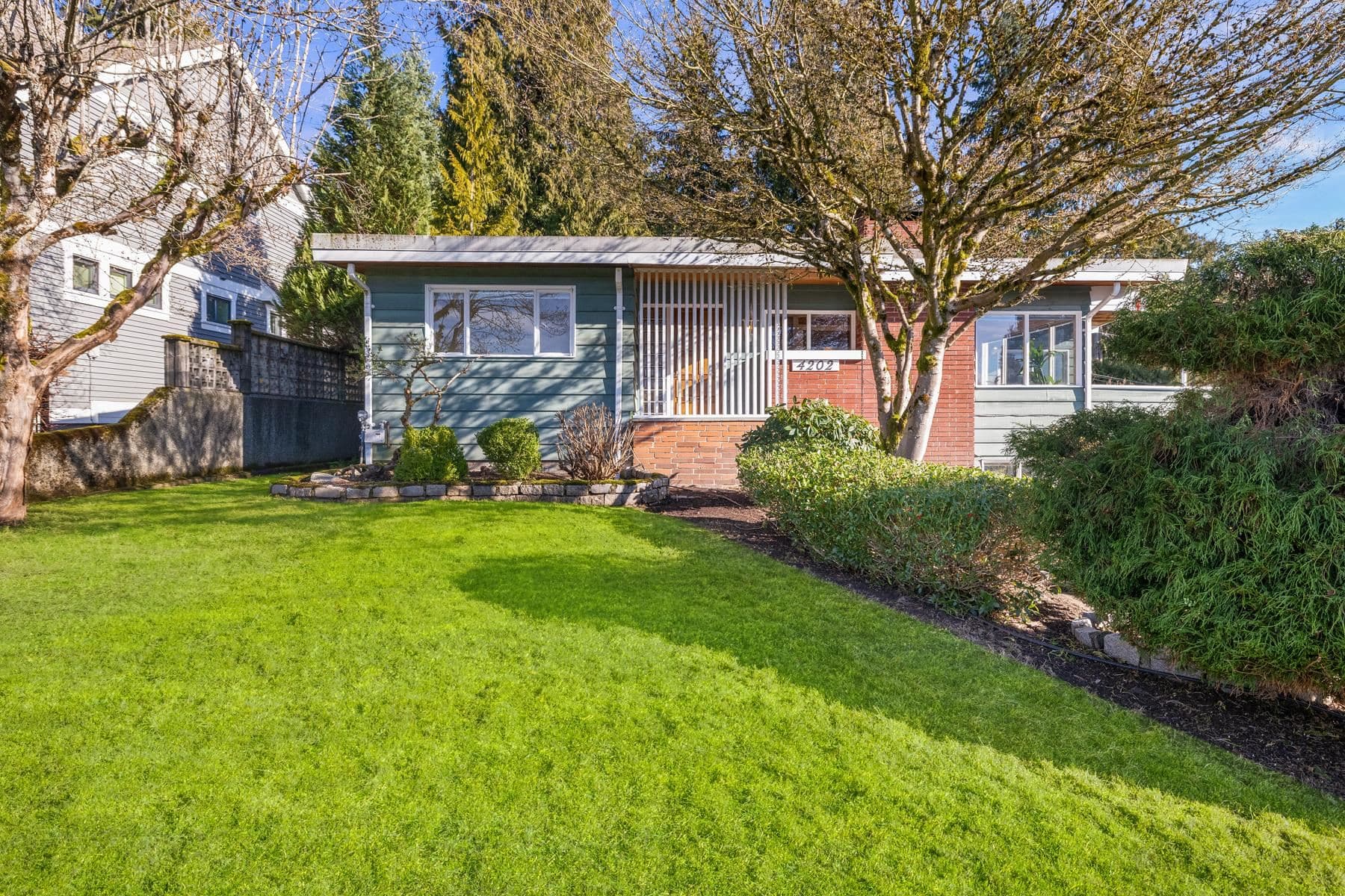 4202 Skyline Drive, North Vancouver, V7R 3G7 — photo 1