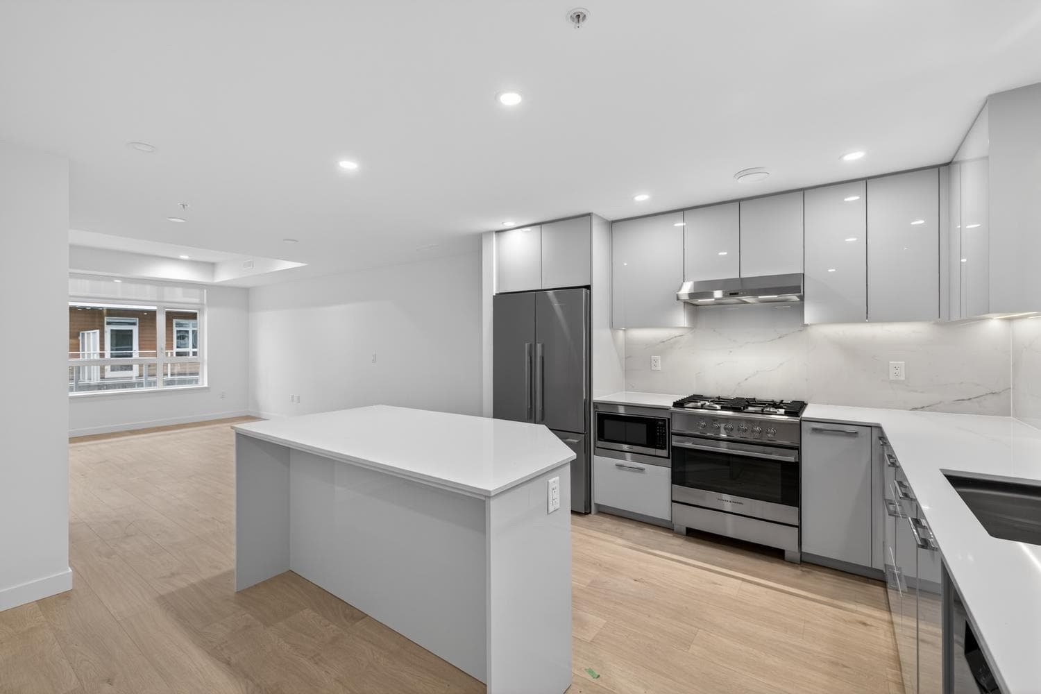 11 - 10333 River Drive, Richmond, V6X 1Z2 — photo 2