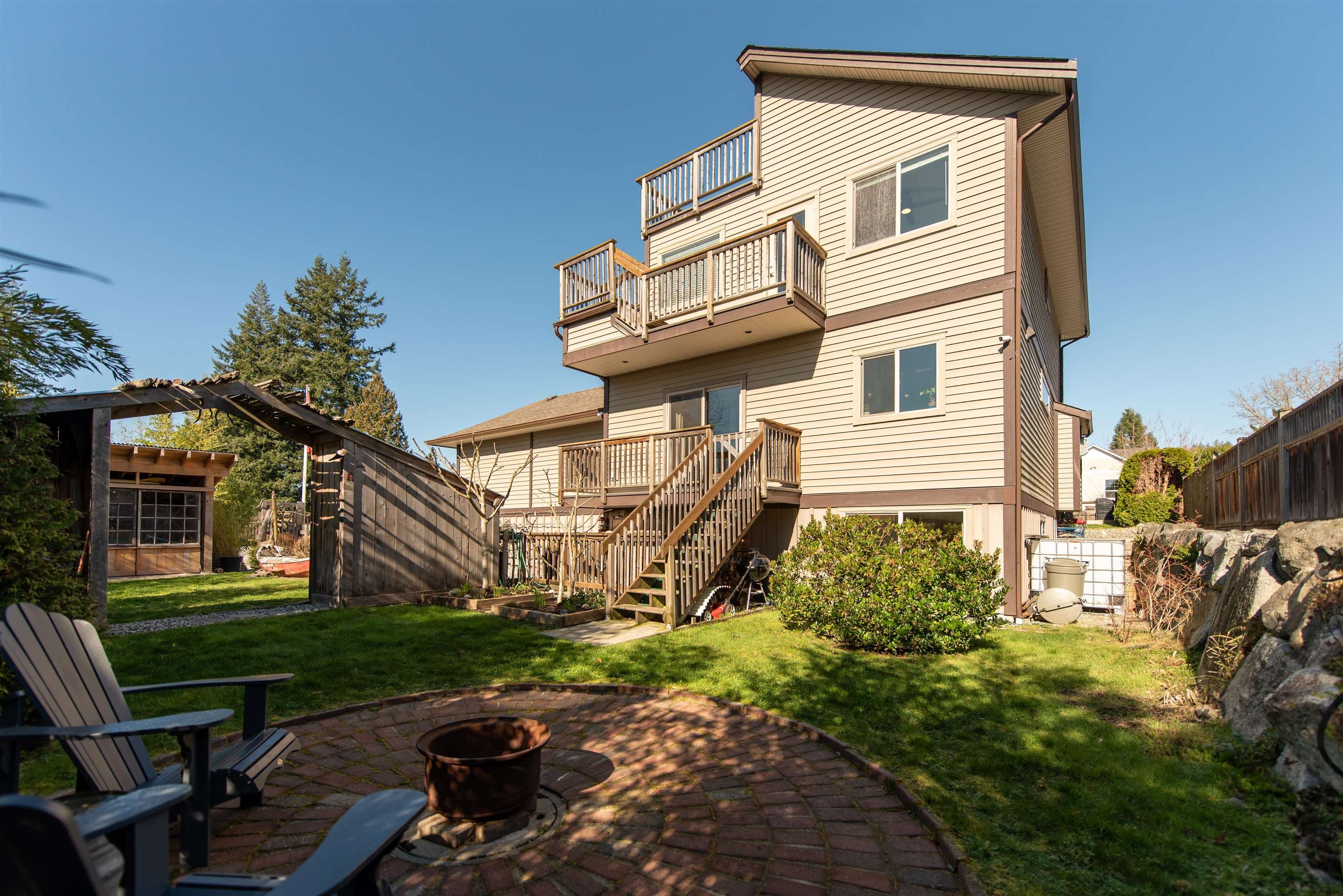 6391 Oracle Road, Sechelt, V7Z 0R8 — photo 1