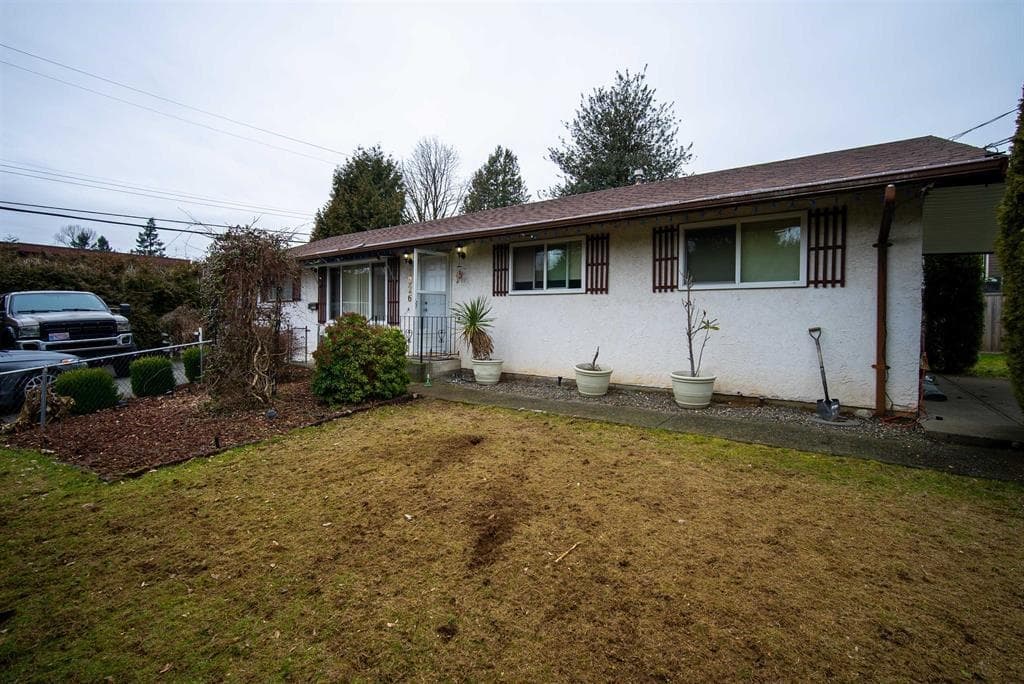 1926 Salton Road, Abbotsford, V2S 3W7 — photo 3