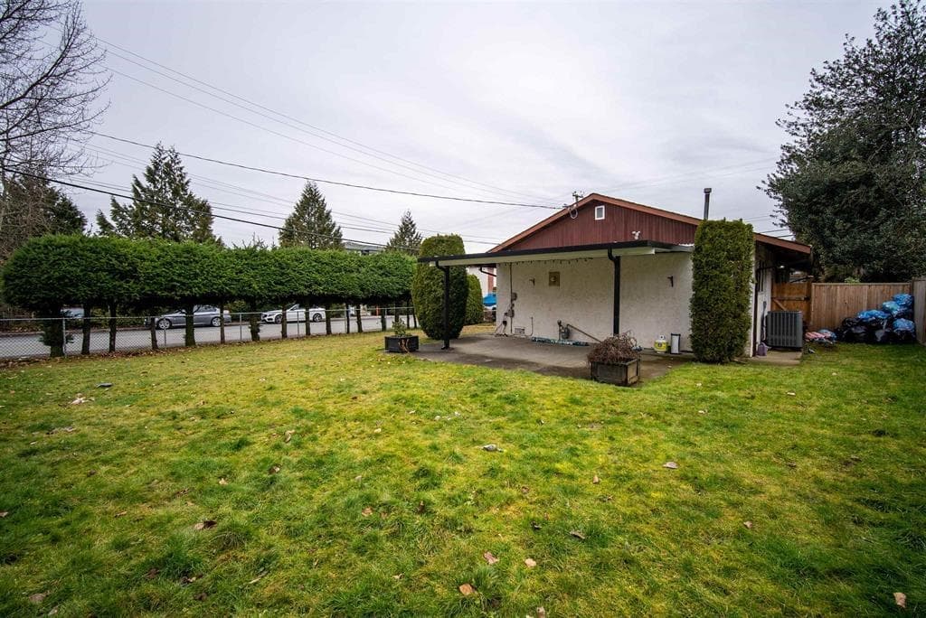 1926 Salton Road, Abbotsford, V2S 3W7 — photo 5