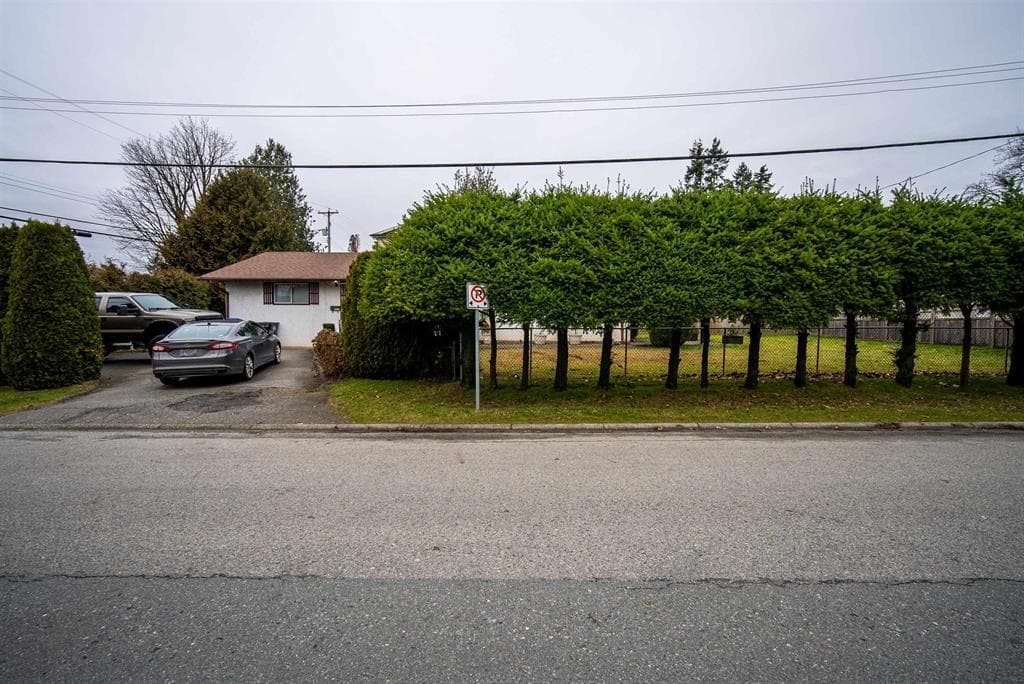 1926 Salton Road, Abbotsford, V2S 3W7 — photo 4