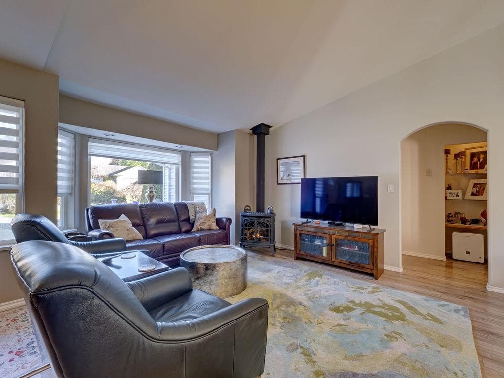 5643 Curtis Place, Sechelt, V7Z 0R9 — photo 3