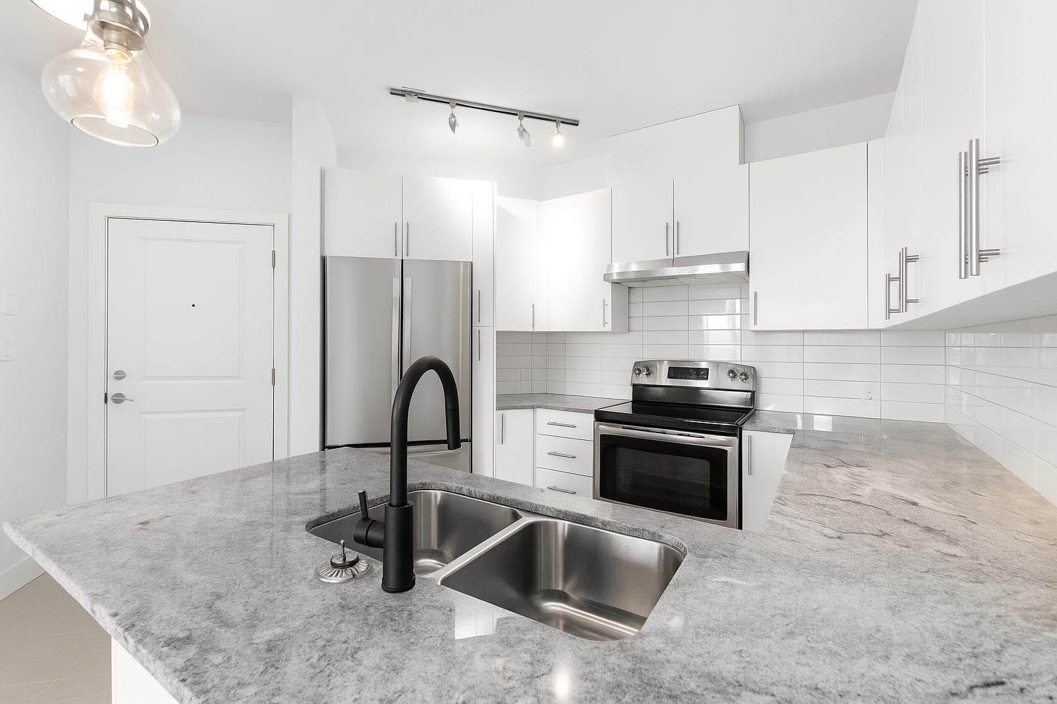 412 - 15956 86a Avenue, Surrey, V4N 6N8 — photo 3