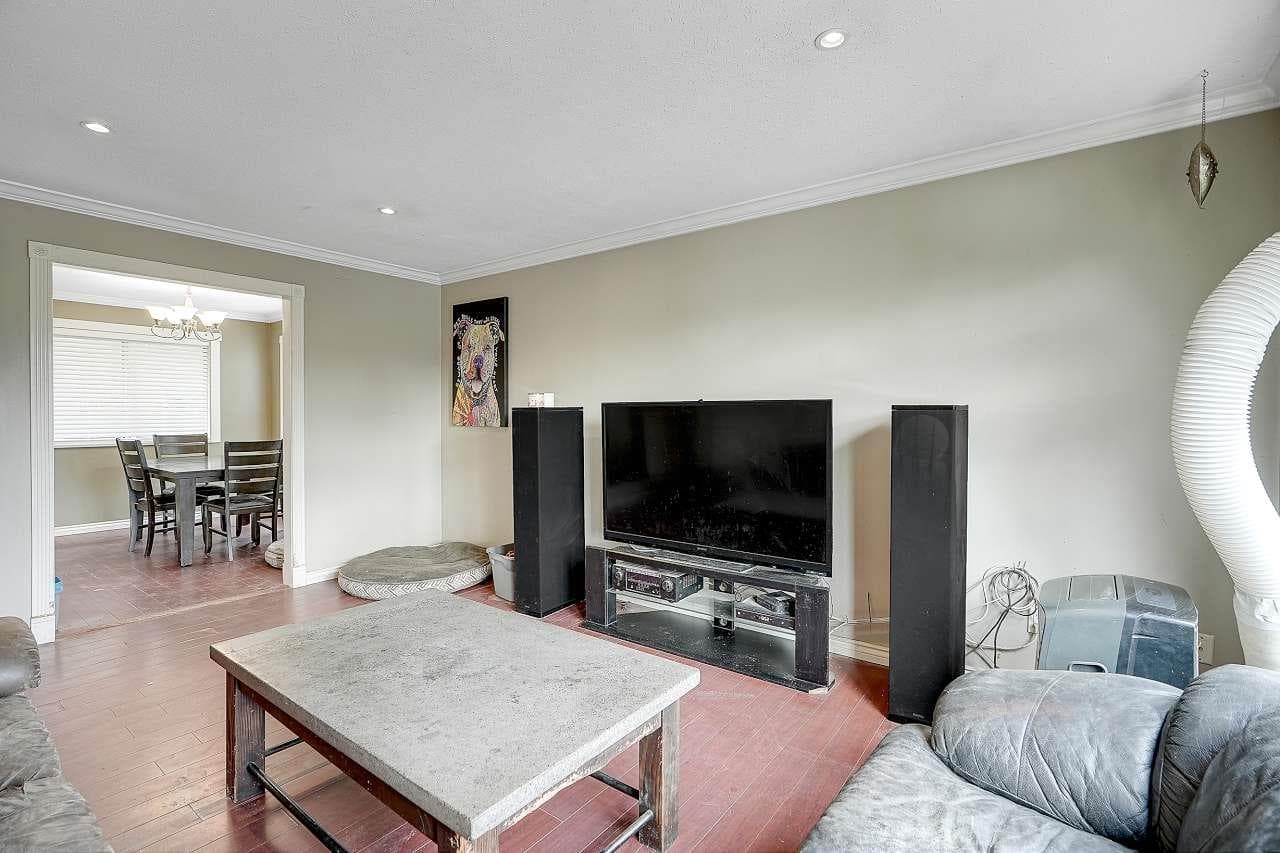 8699 Dewdney Trunk Road, Mission, V2V 6Y2 — photo 4