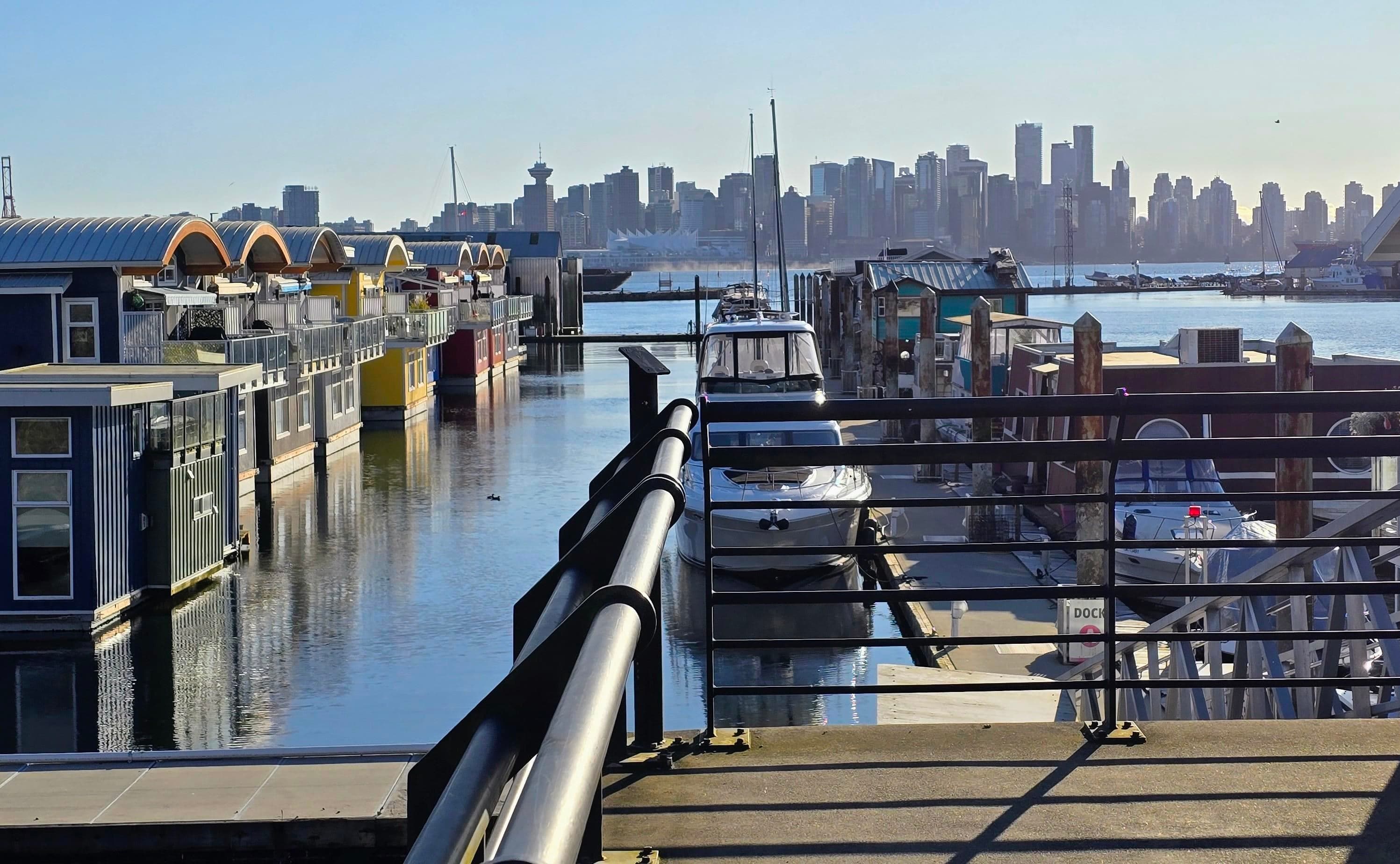 JNW33 - 415 W Esplanade, North Vancouver, V7M 1A6 — photo 1