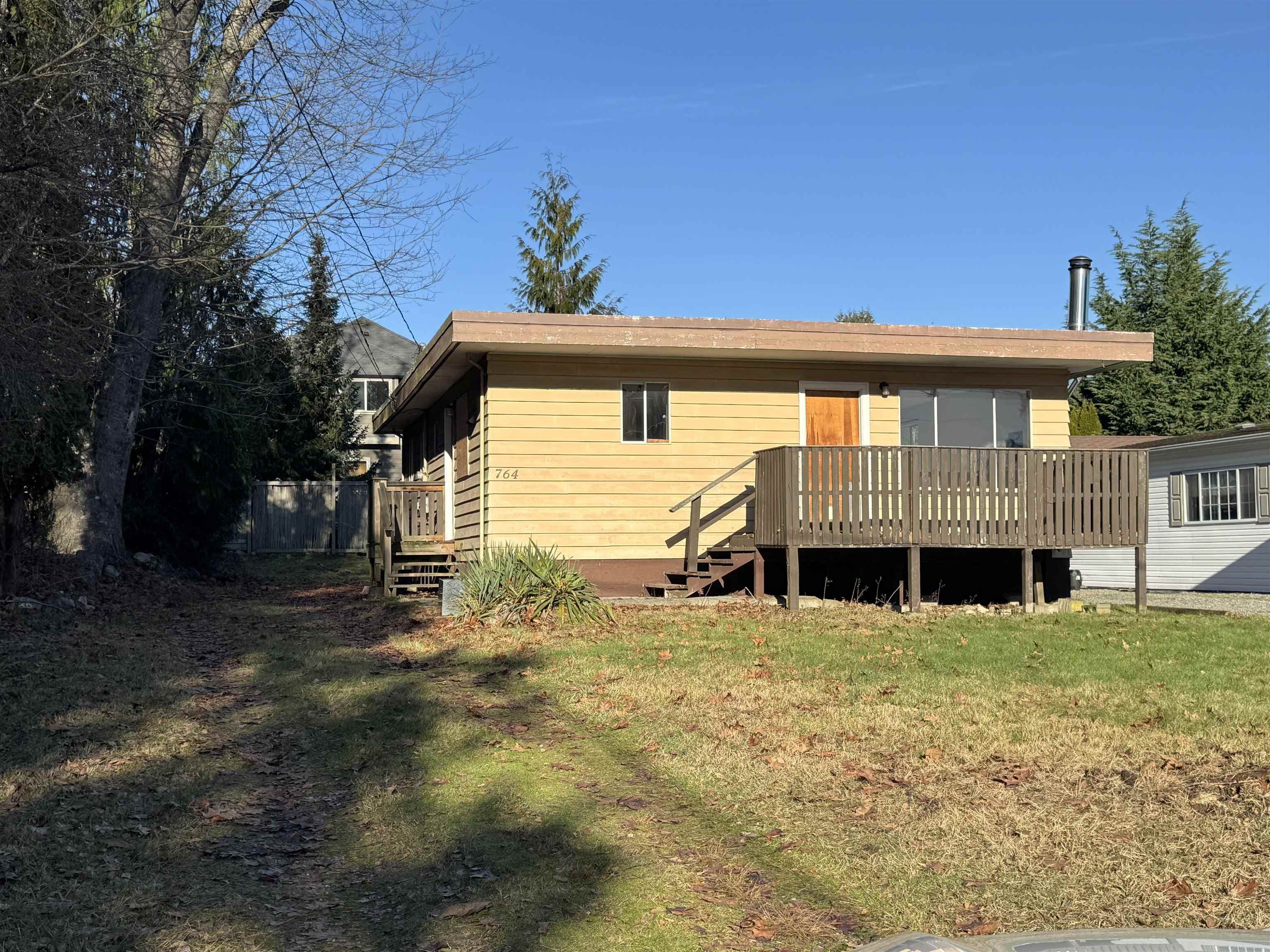 764 Hillcrest Road, Gibsons, V0N 1V9 — photo 1