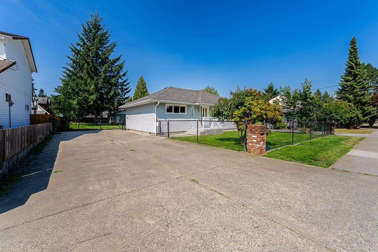 1741 Salisbury Avenue, Port Coquitlam, V3B 1X6 — photo 5