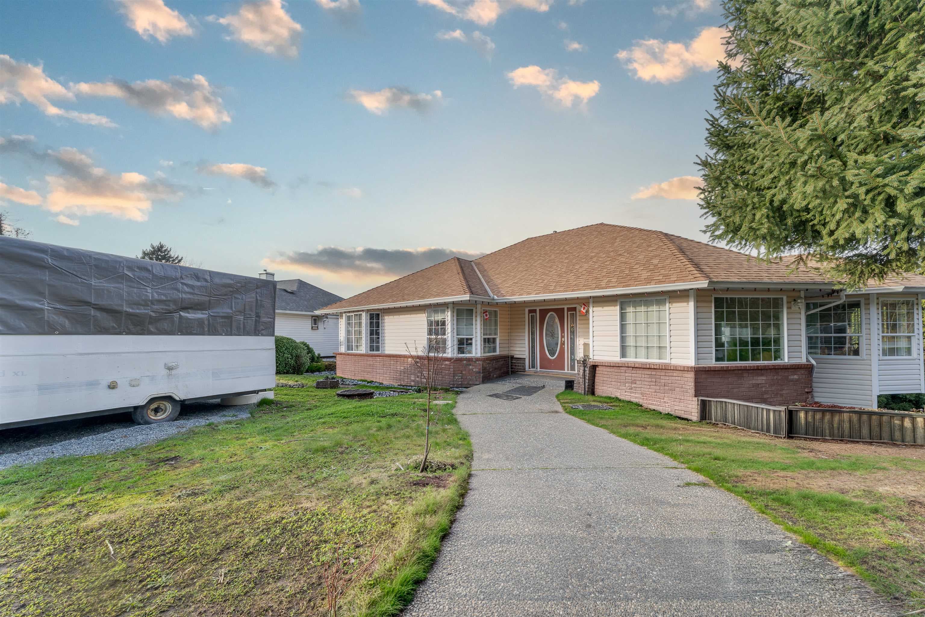 3595 Mckinley Drive Drive, Abbotsford, V2S 8M7 — photo 1