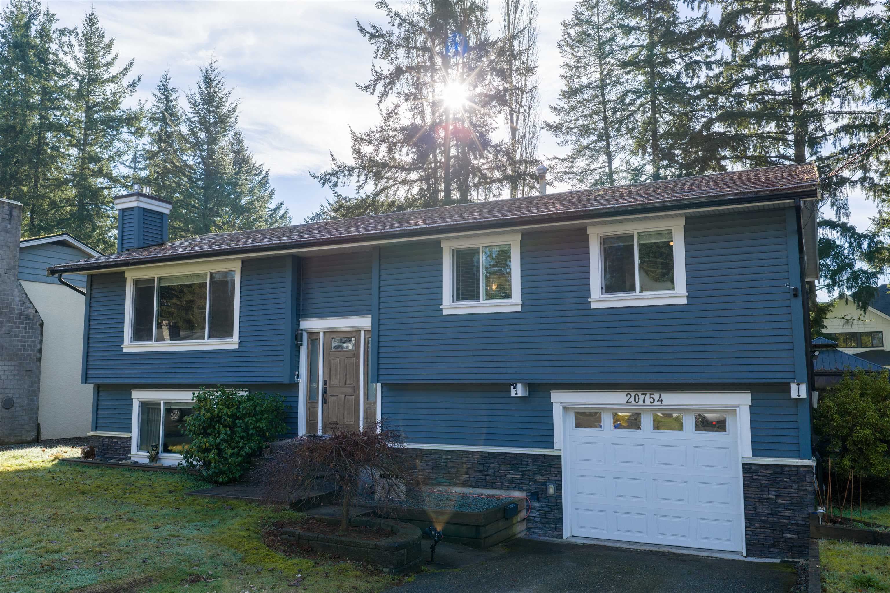 20754 39a Avenue, Langley, V3A 4Z2 — photo 1