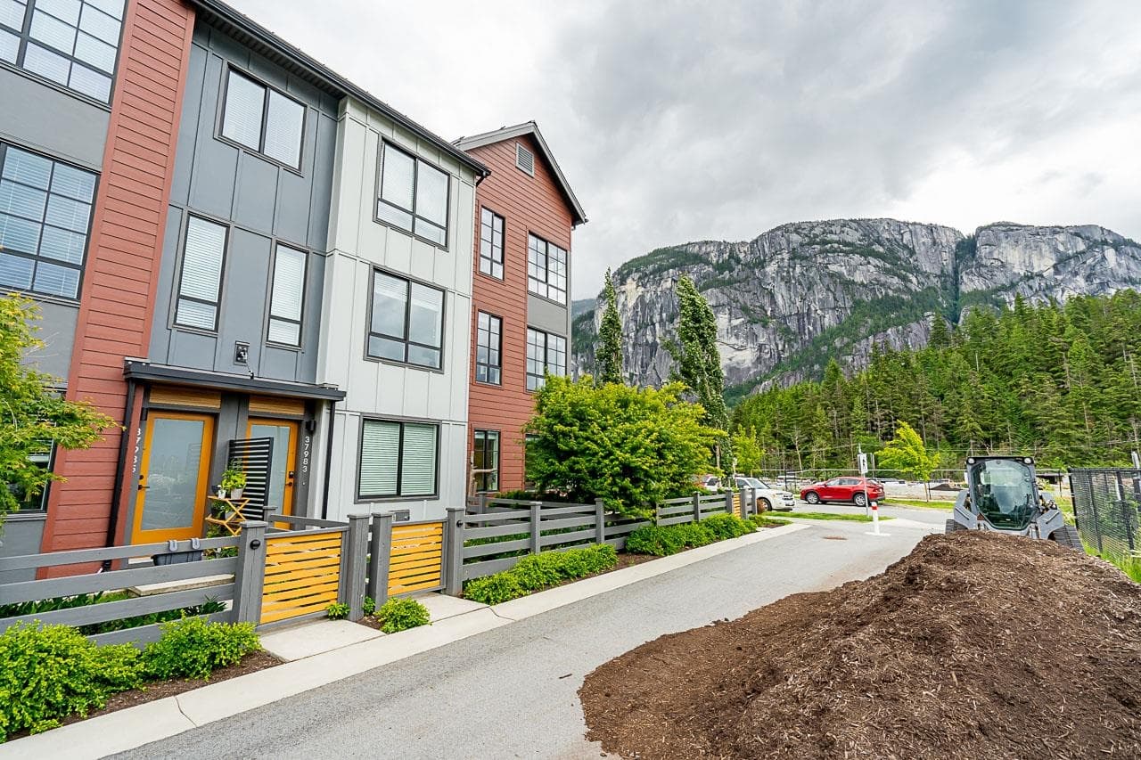 37981 Helm Way, Squamish, V8B 2A1 — photo 3