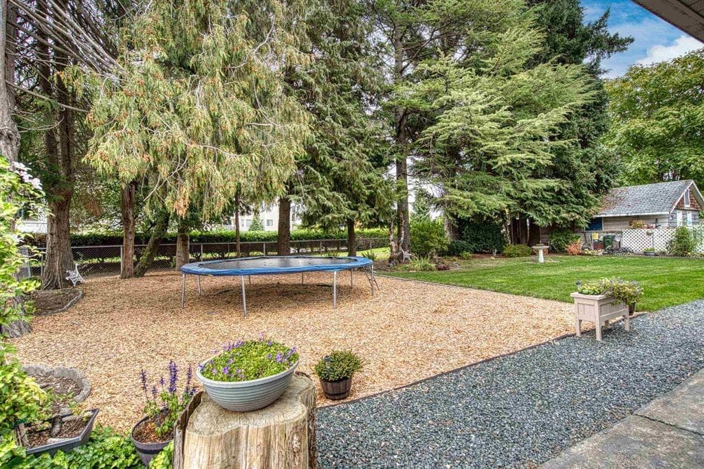 8668 Coventry Place, Chilliwack, V2P 4V5 — photo 2