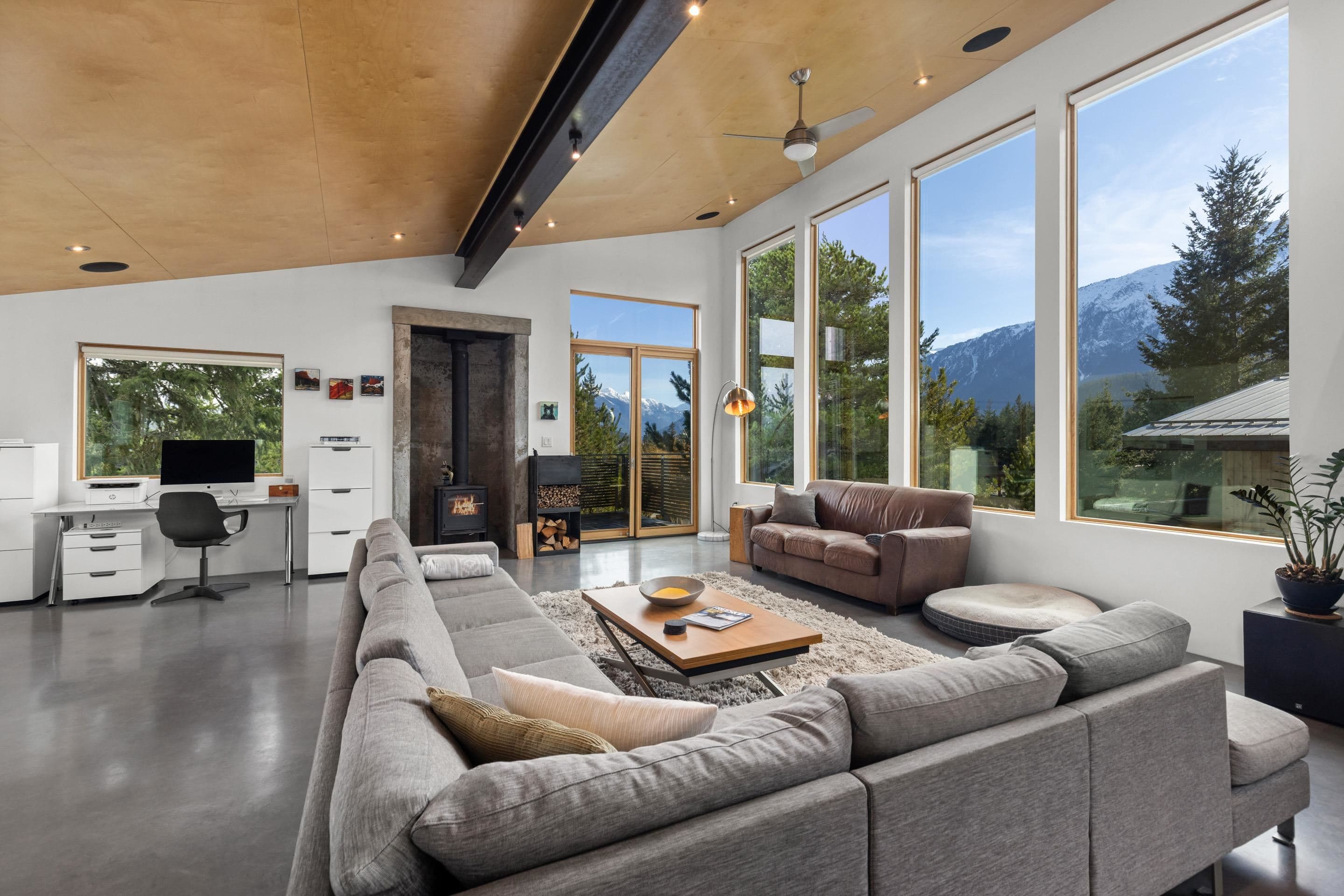 7465 Dogwood Street, Pemberton, V0N 2L0 — photo 2
