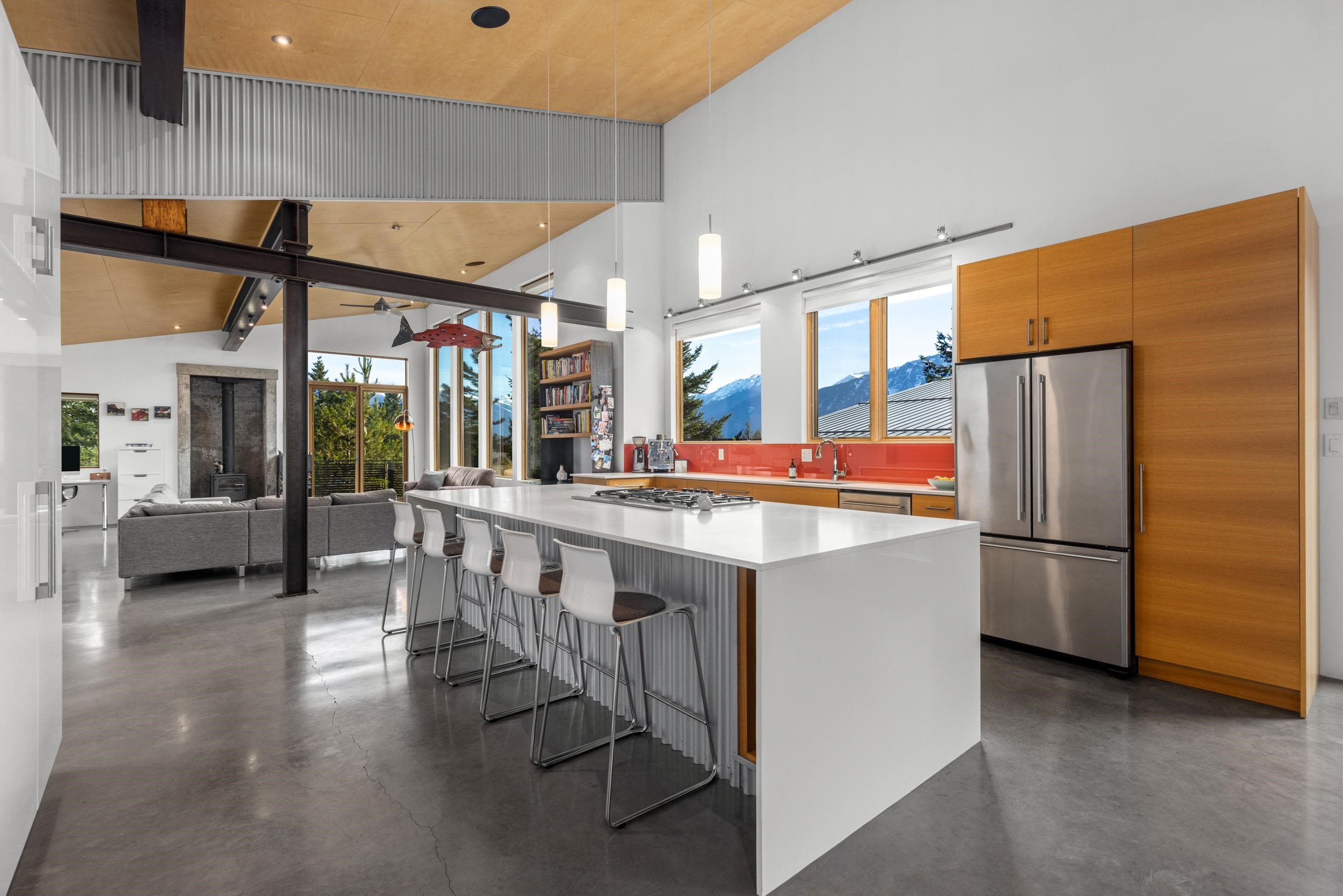 7465 Dogwood Street, Pemberton, V0N 2L0 — photo 1
