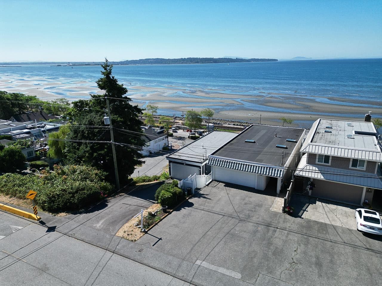 15452 Victoria Avenue, White Rock, V4B 1H3 — photo 1